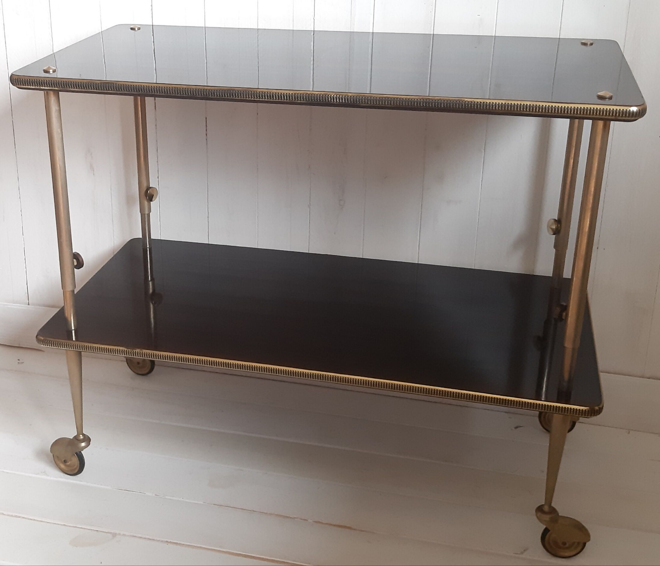 Table desserte roulante