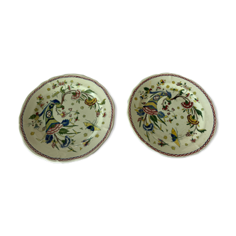 Pair of gien porcelain plates