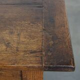 Table à manger française ancienne en chêne du 18ème siècle avec 2 tiroirs