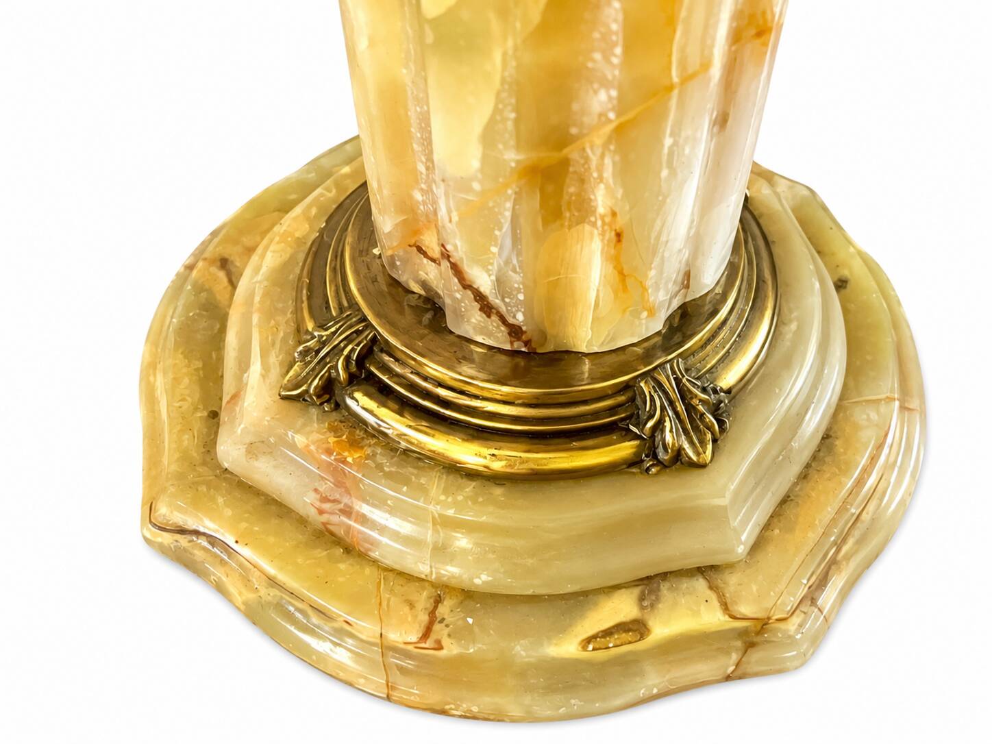 Onyx and gilded bronze column in Corinthian style – Display pedestal