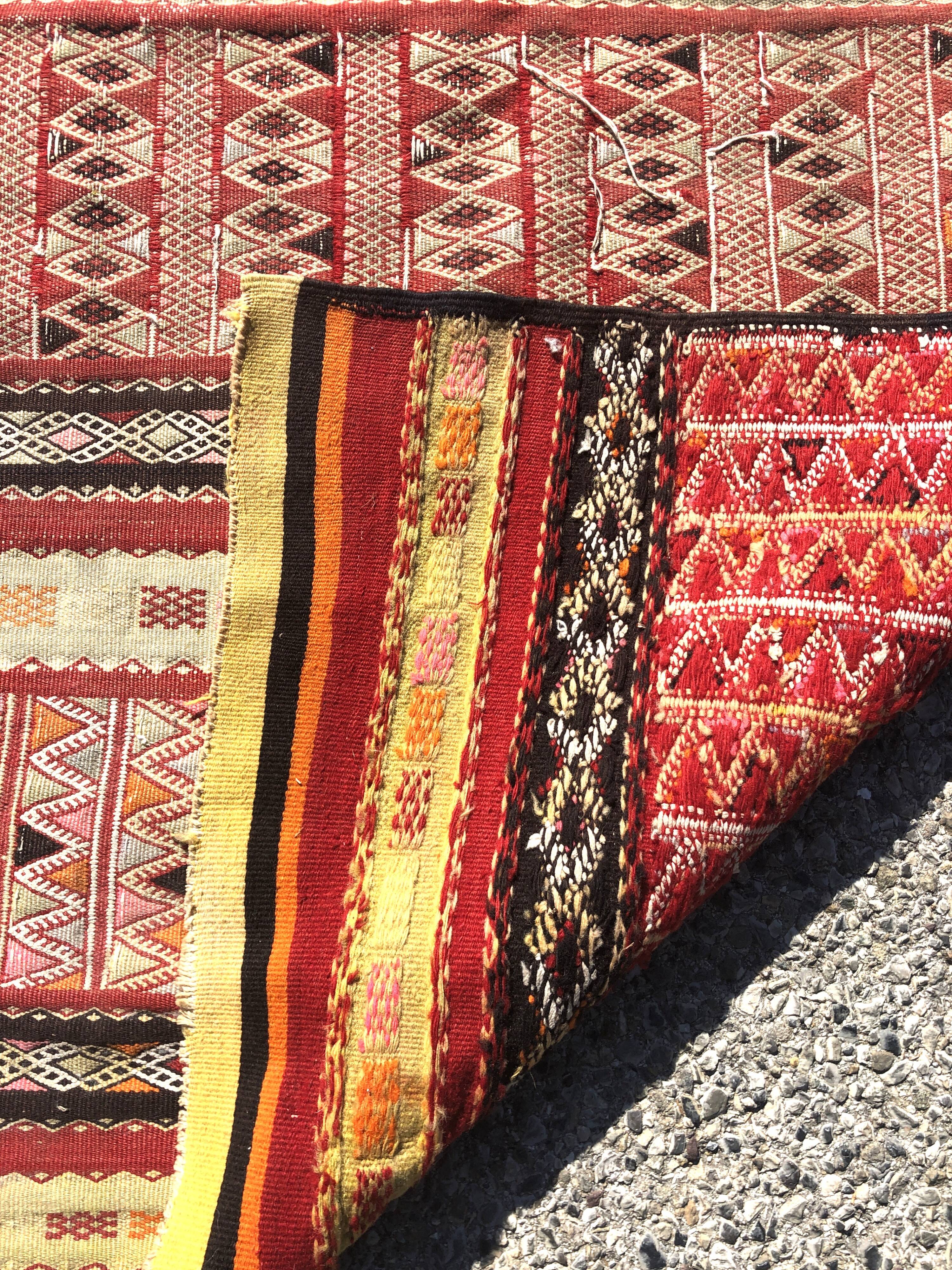 KILIM MOROCCO : 1.32 X 2.25 M