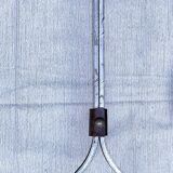 Ensemble par J.P. Ryckaert lampadaire et cendrier en fer forgé et cuir, France 1950
