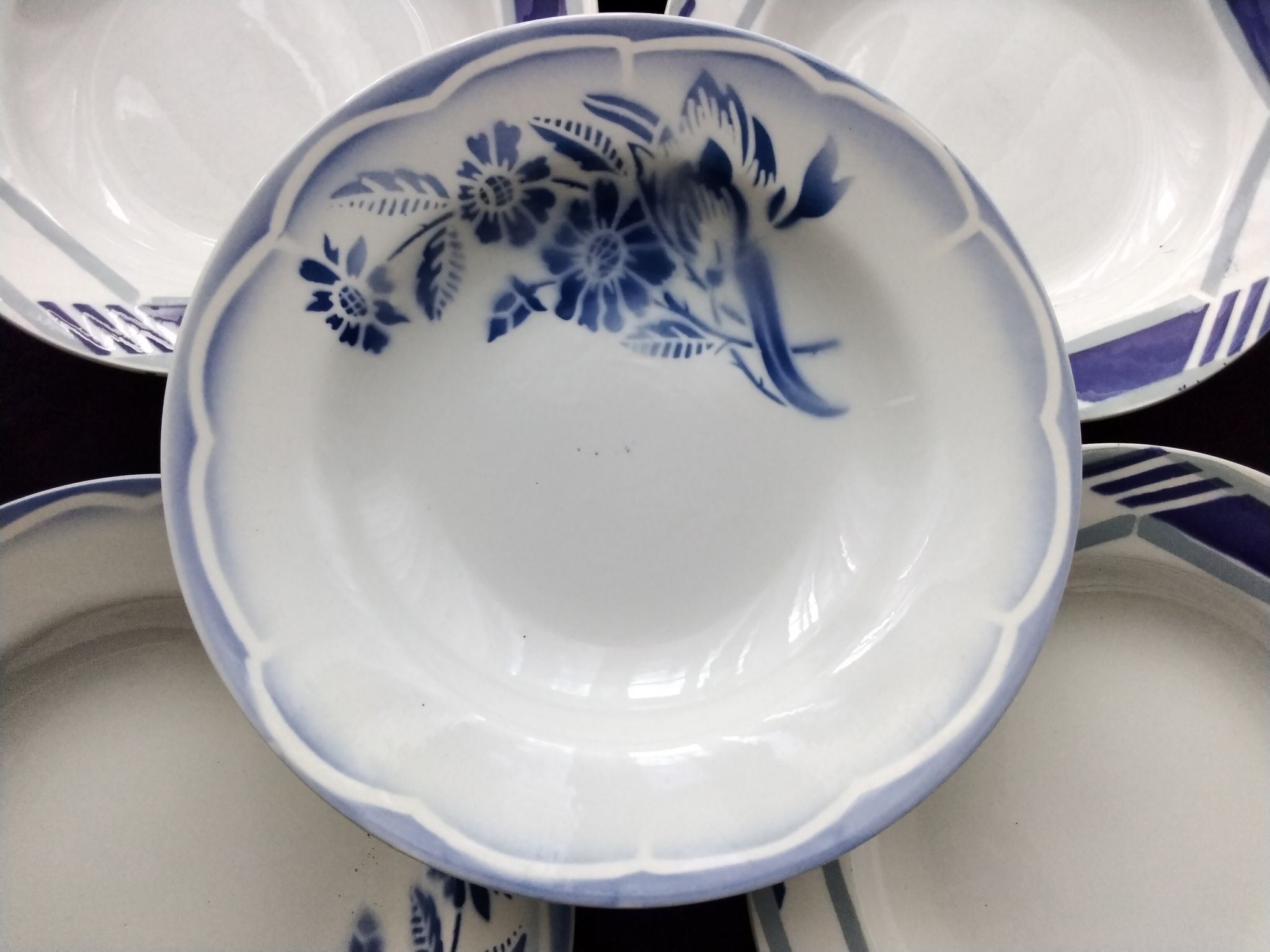Set of 5 mismatched hollow plates Digoin Sarreguemines and Saint Amand