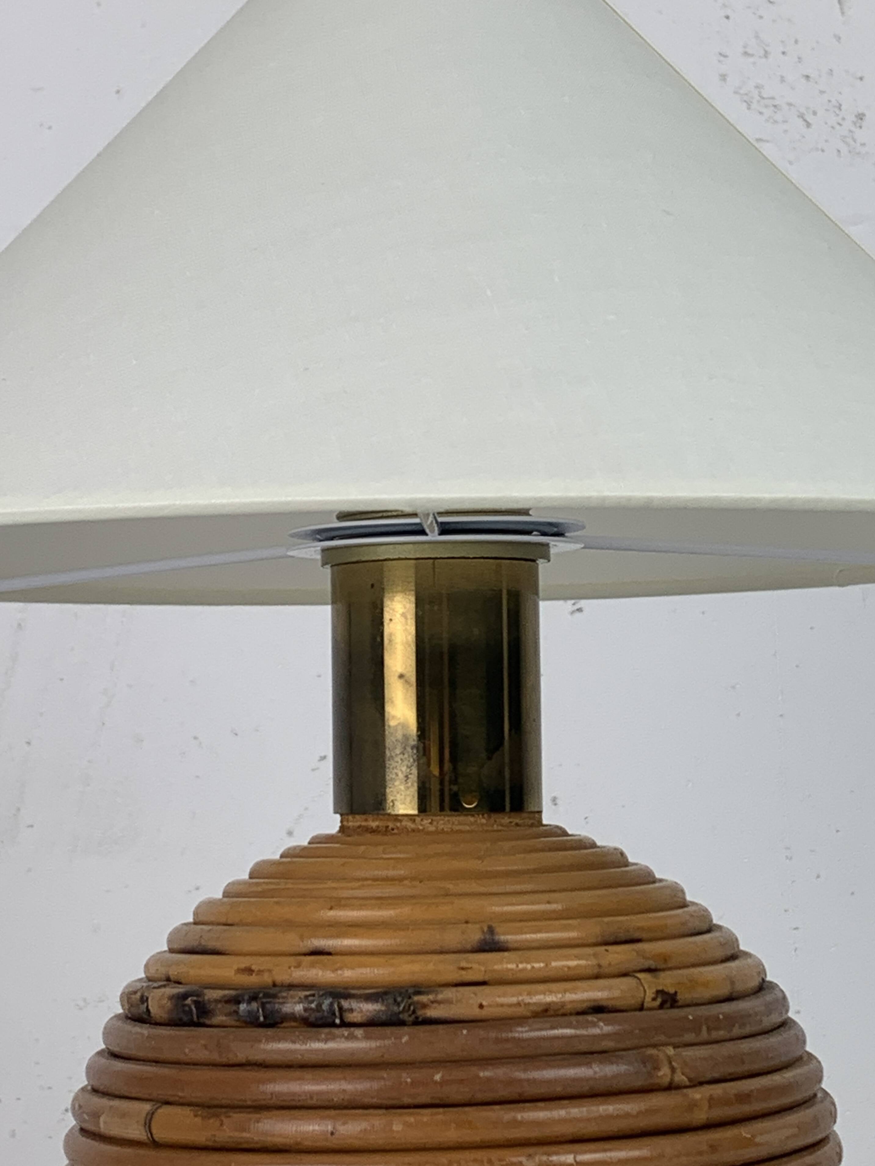 Lampe de table en rotin, bambou et laiton, Italie années 1970