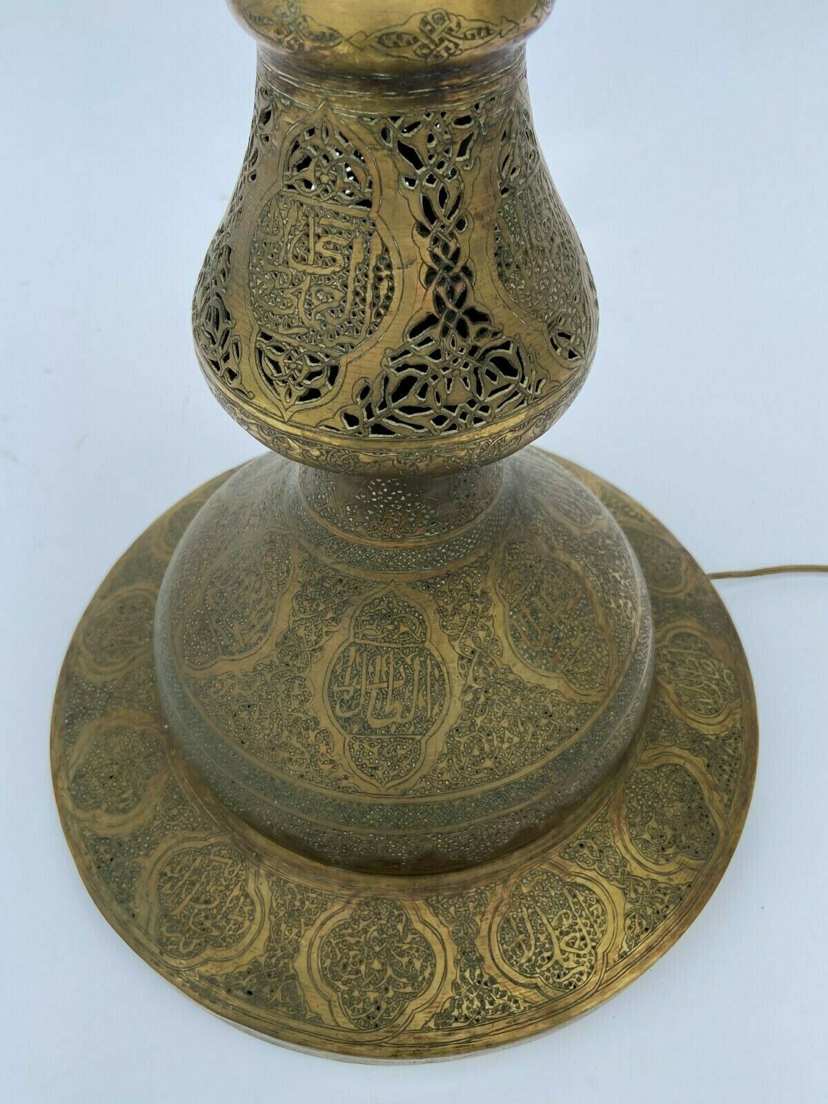 Oriental brass lamppost severe late 19th beautiful patina