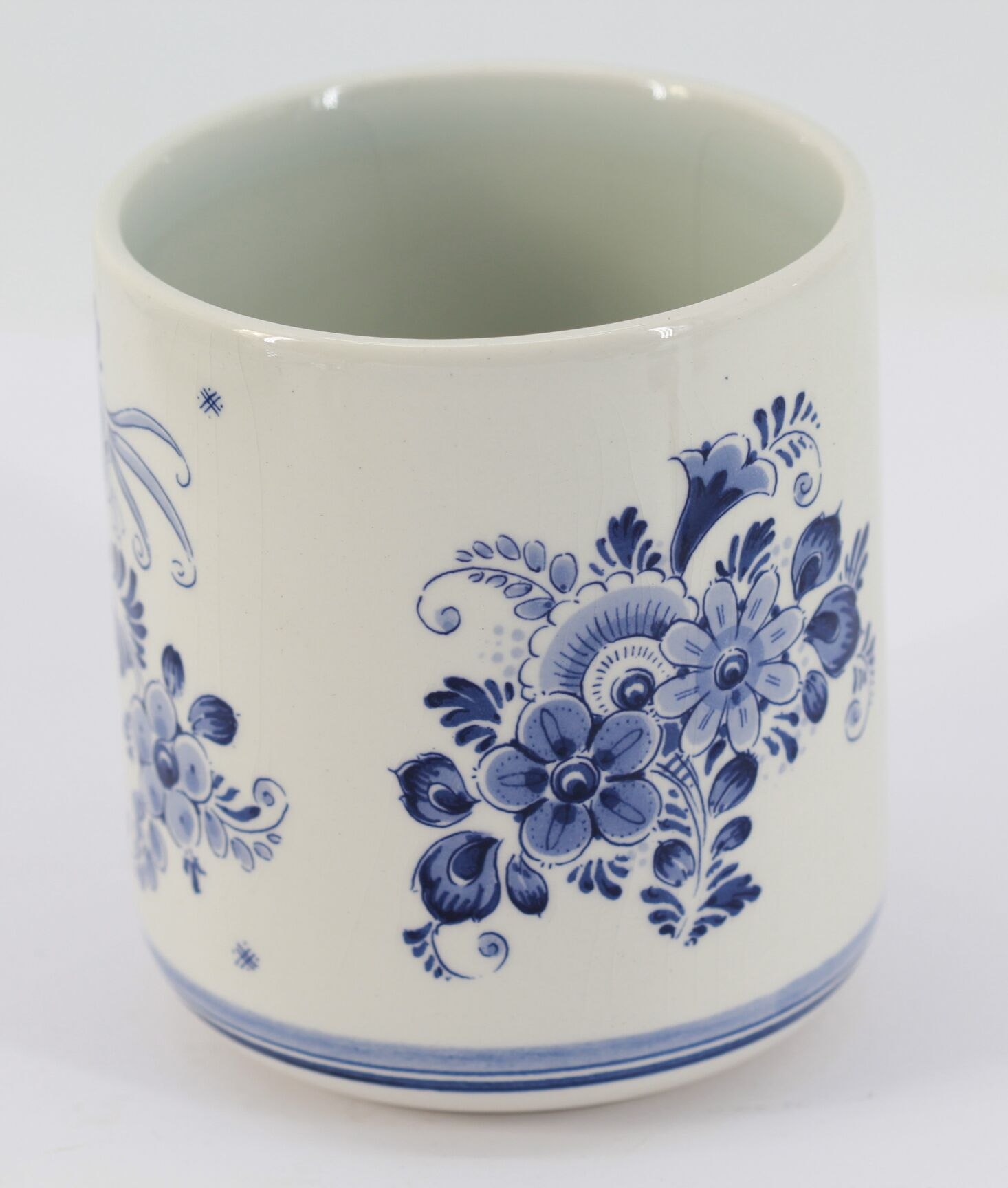 Delft ceramic pot