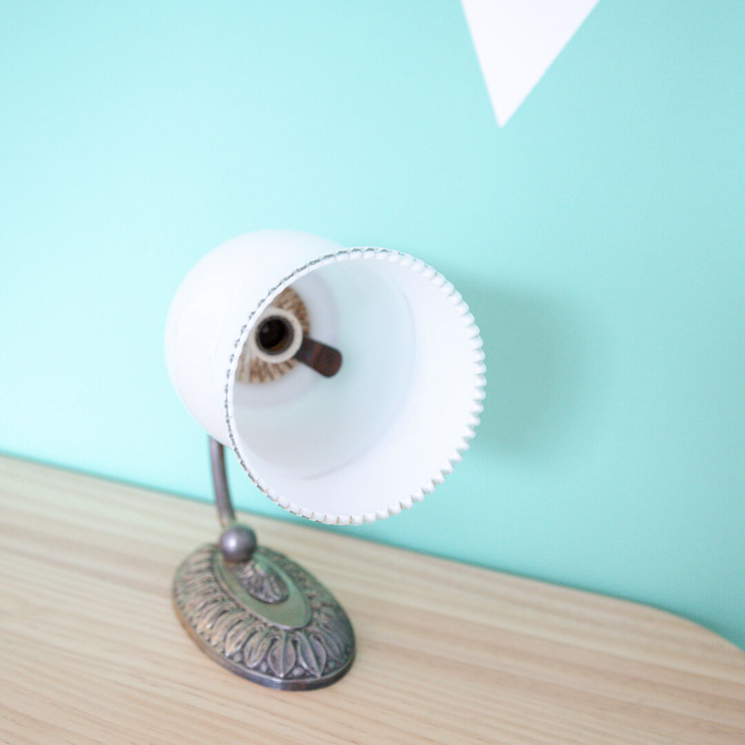 Metal wall lamp and serrated glass globe