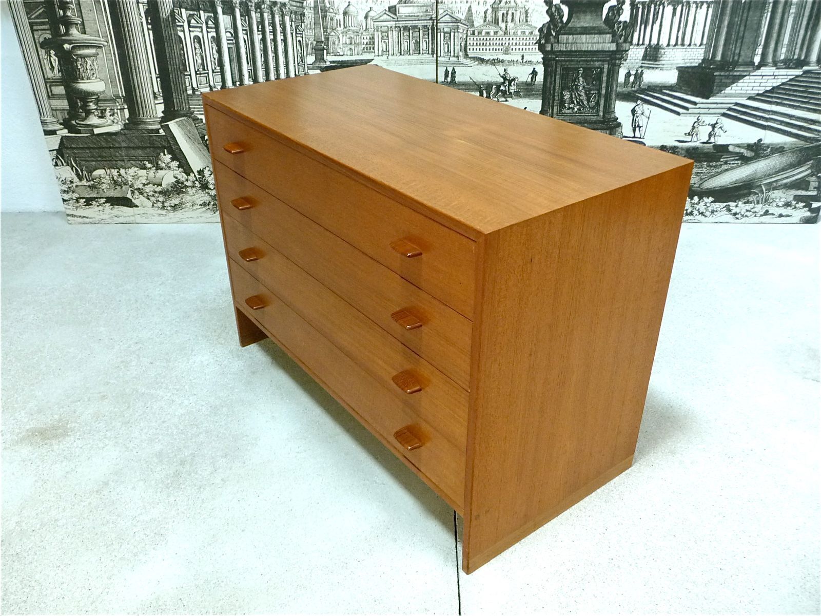 Commode en teck RY16 par Hans J. Wegner pour Ry Møbler, Danemark