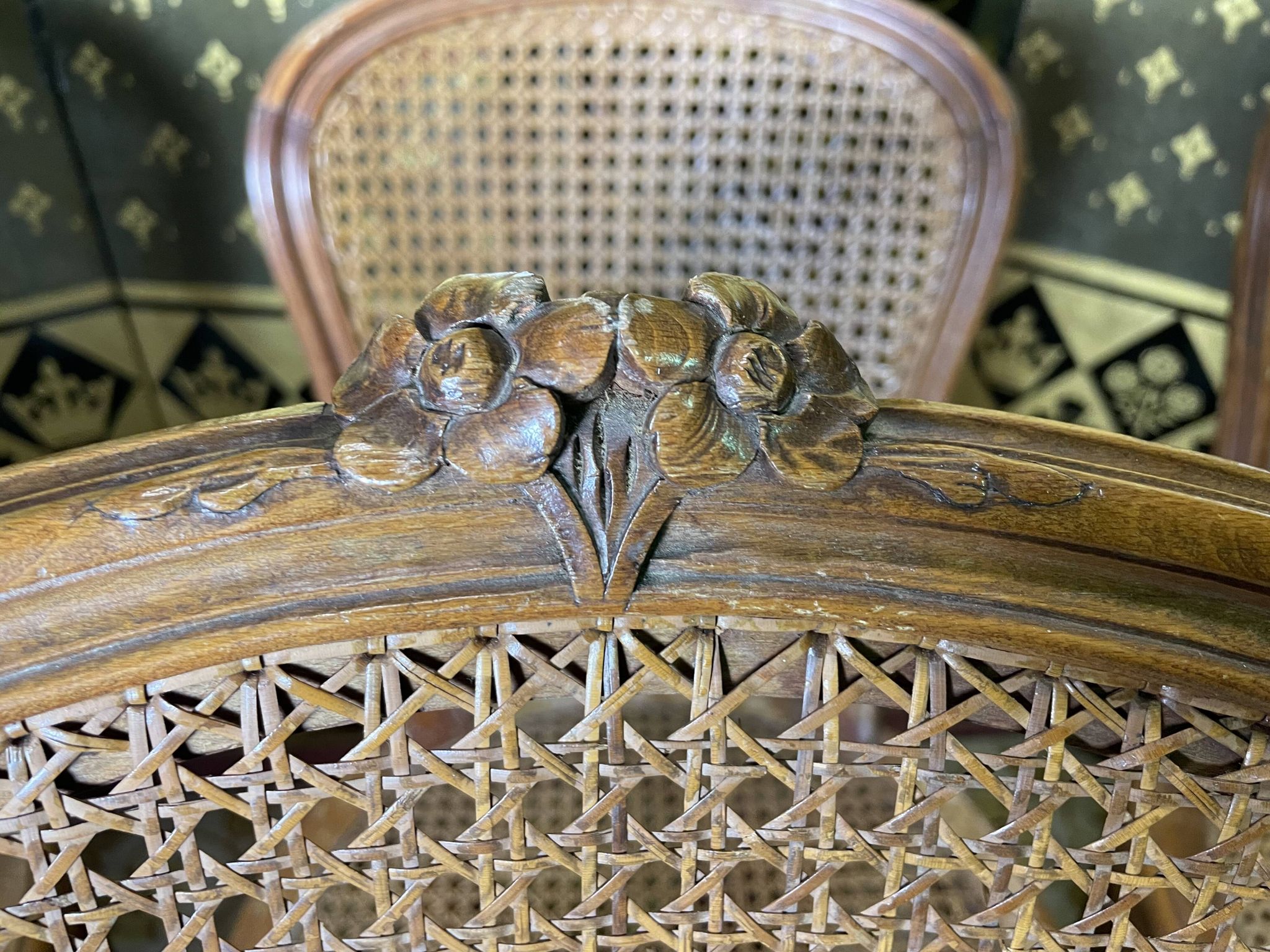 Suite of 6 Louis XV style chairs in canning