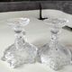 Paire de bougeoirs à main - Verre moulé de Portieux/Vallerysthal figurant une tortue