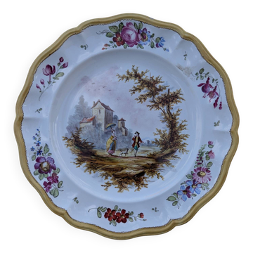 Assiette en faïence émaillée décor polychrome peint à la main