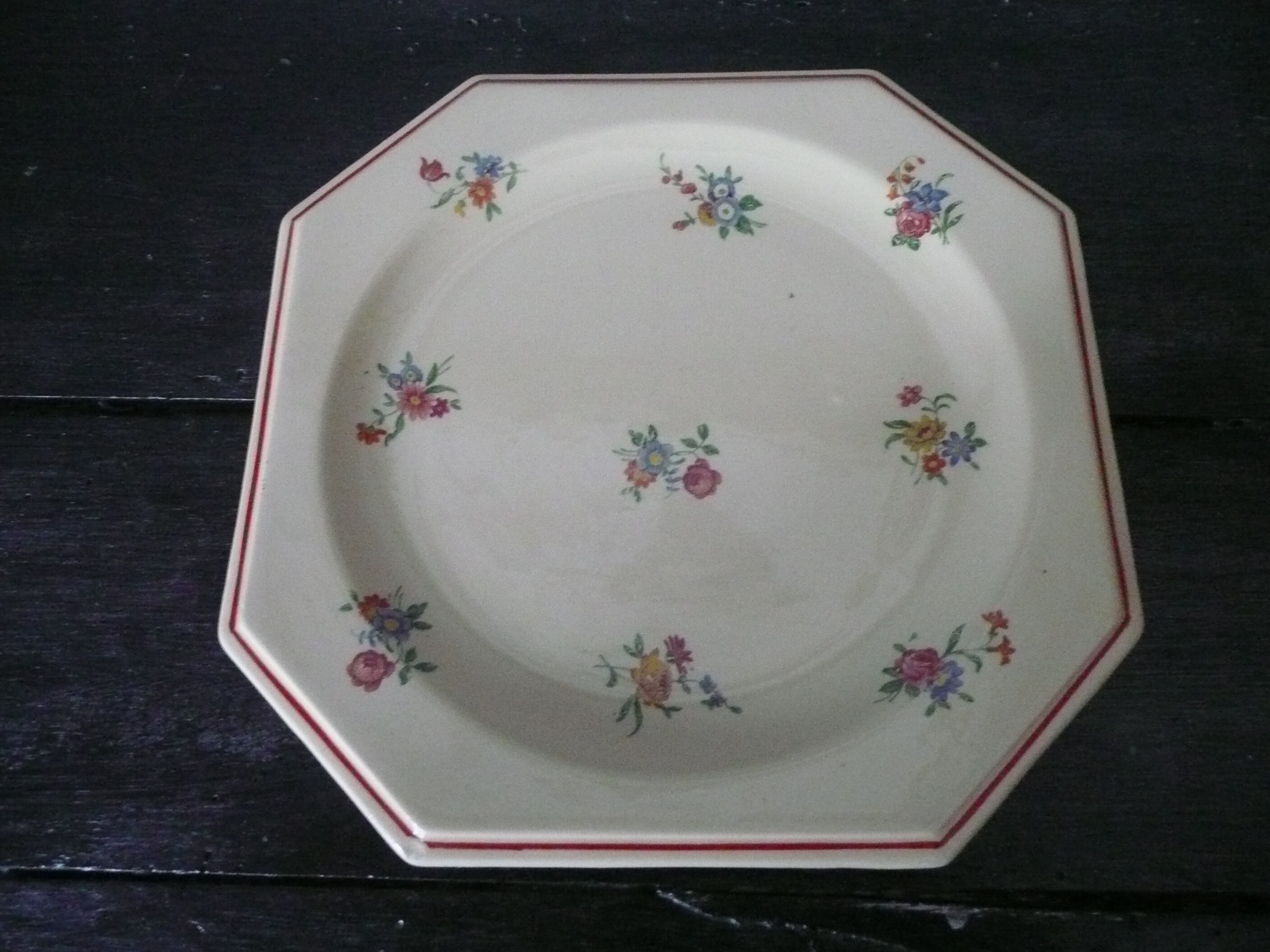 Suite de 5 assiettes à dessert vintage