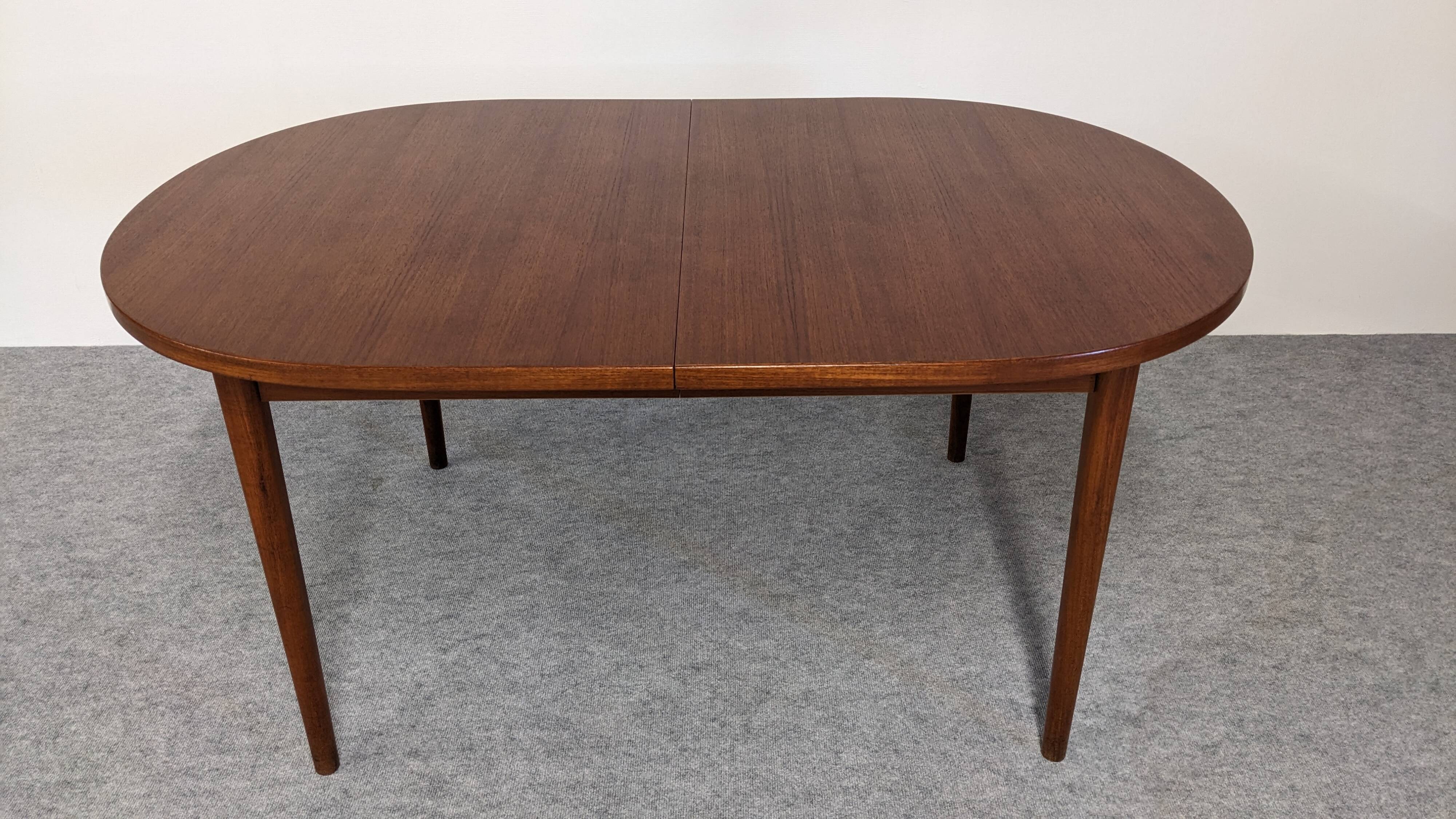 Oval extendable teak table by Nils Jonsson for Troeds 50s/60s