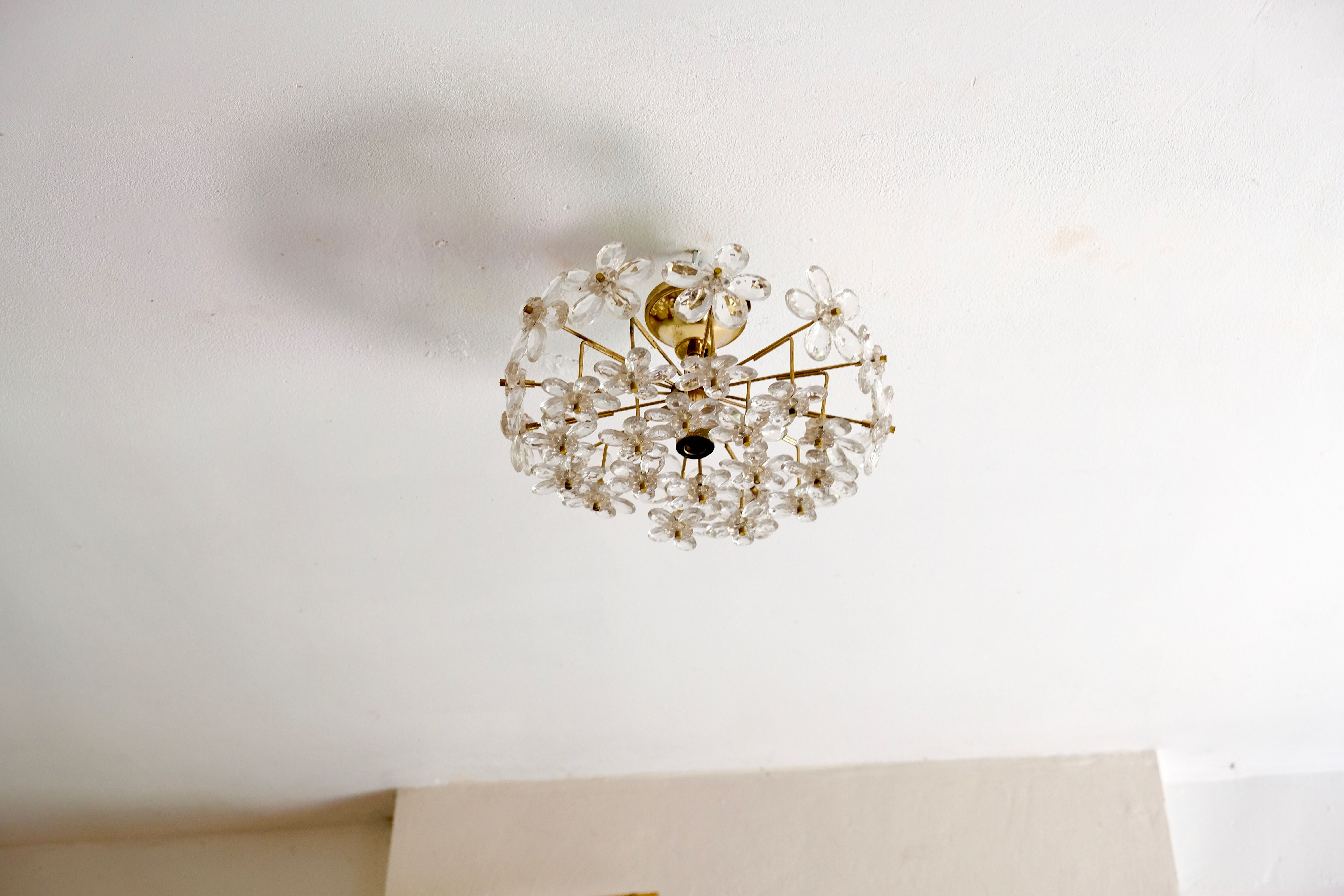 Ceiling flowers in murano glass and brass