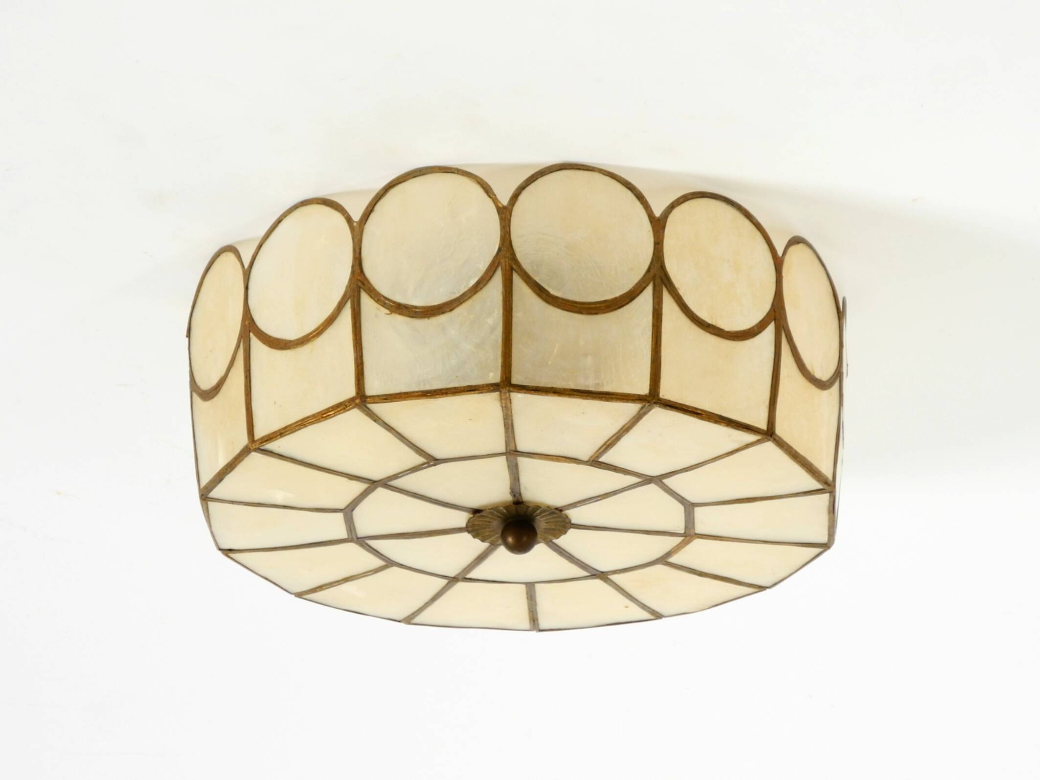 Beautiful round Mid-Century Modern ceiling or wall lamp made of Capiz
