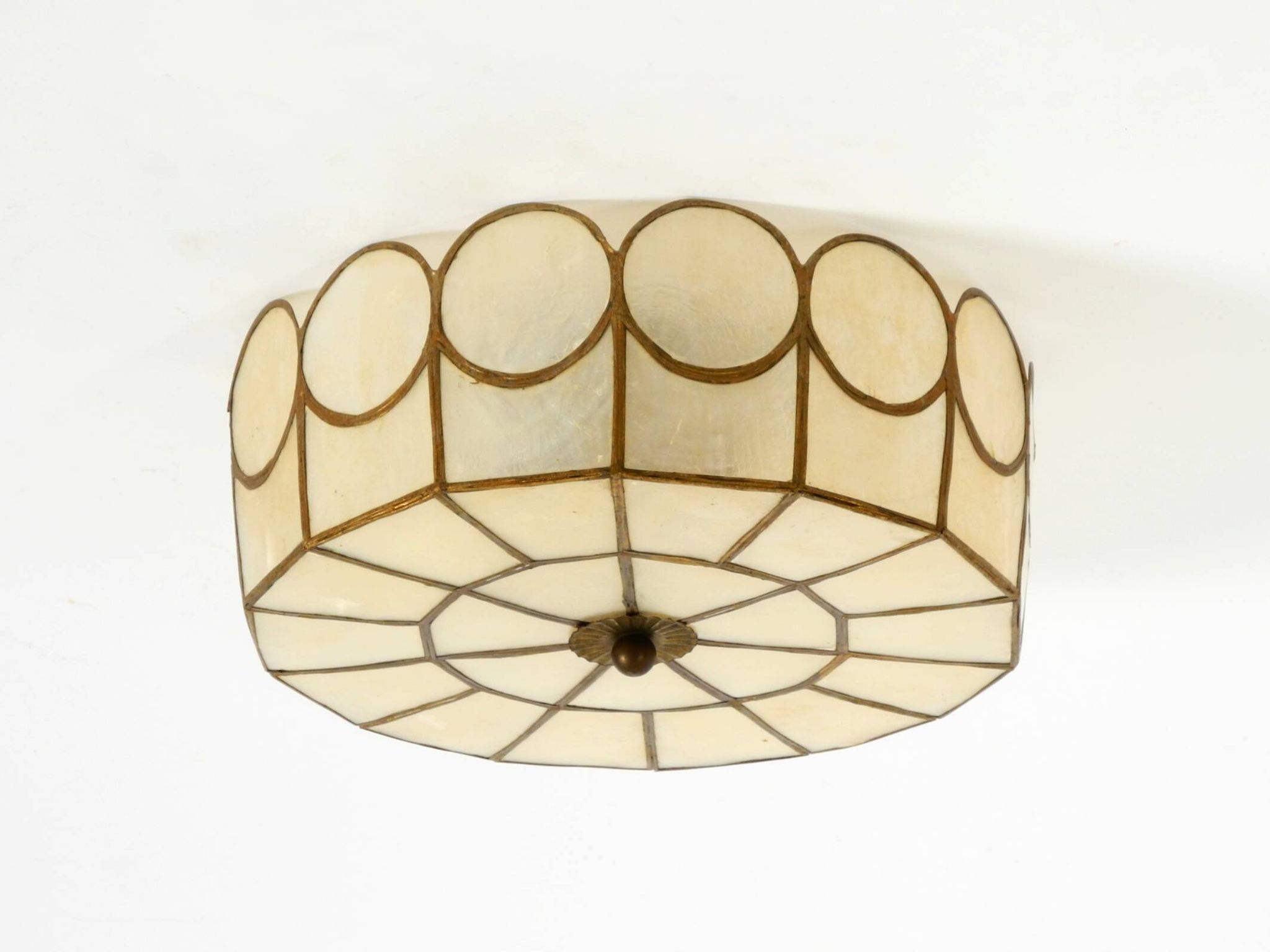 Beautiful round Mid-Century Modern ceiling or wall lamp made of Capiz