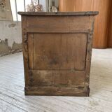 Central island trading counter in walnut