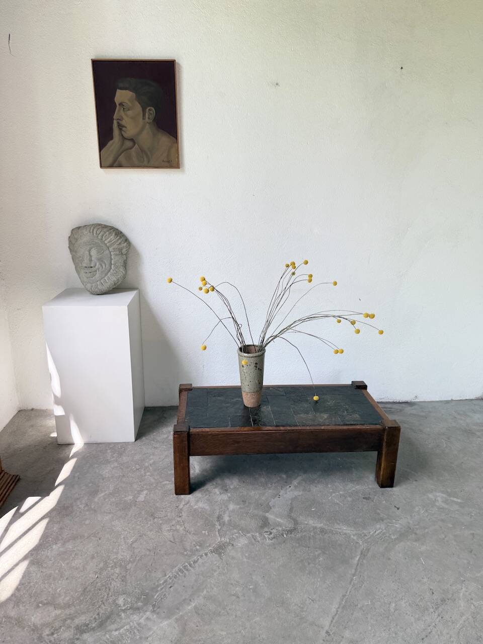 Table basse en chêne et ardoise 1950