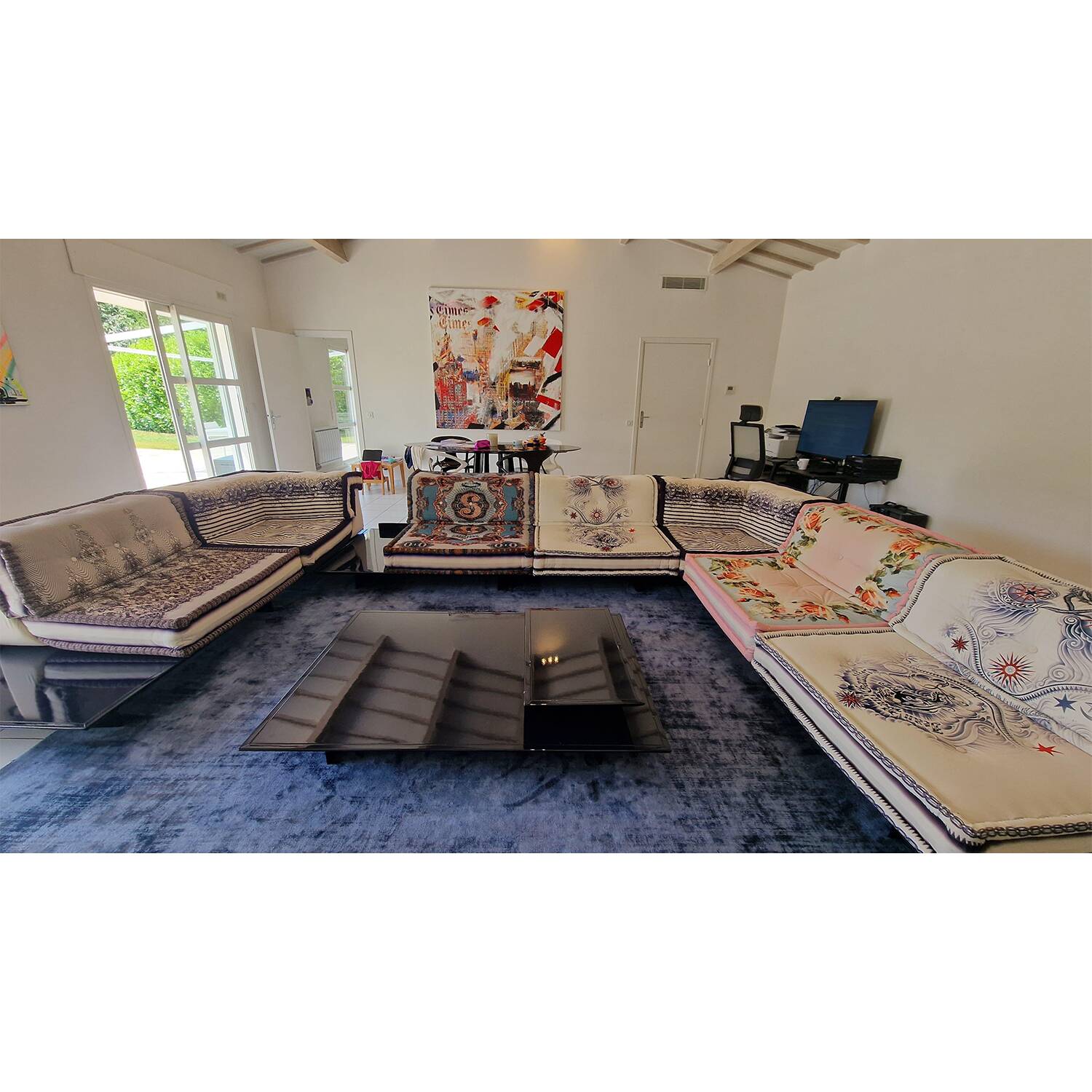 Ensemble Salon Mah Jong édition 'JP Gaultier' Roche Bobois, table + tapis