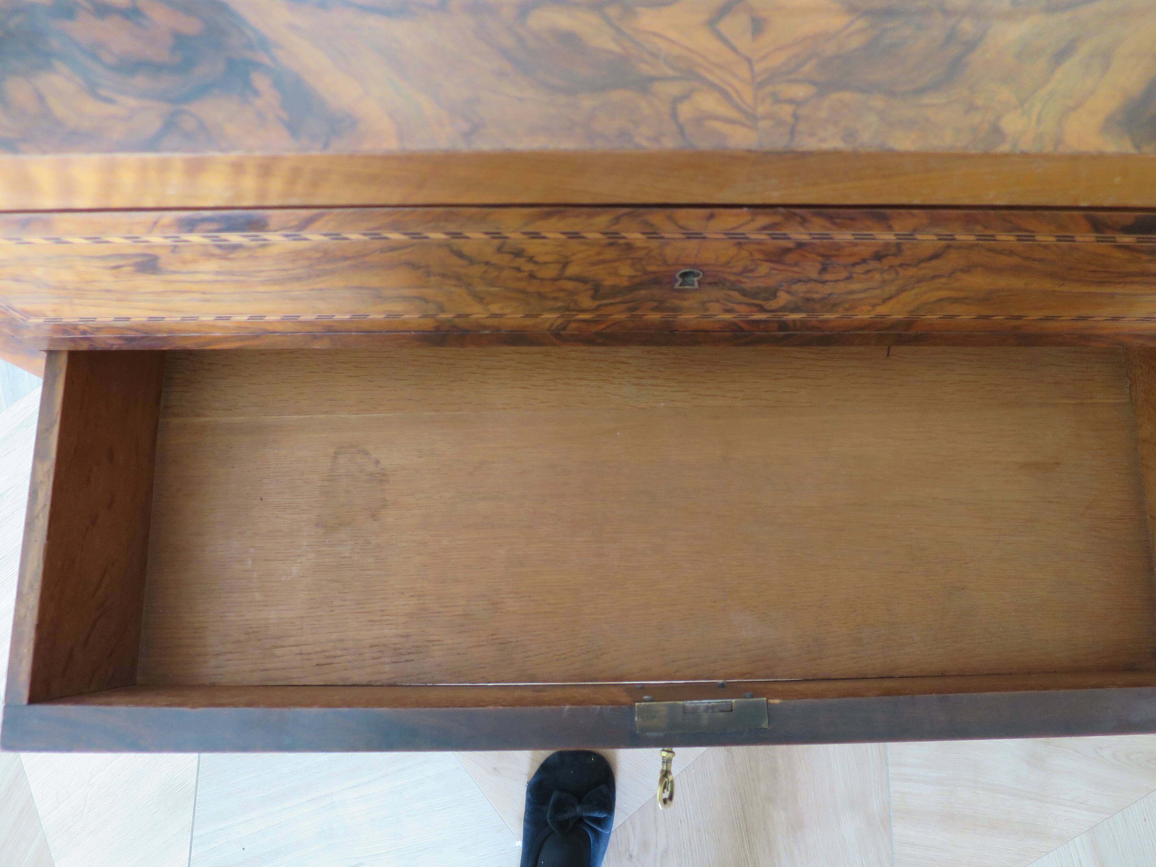 Antique oak burr chest of drawers - 4 drawers - marquetry inlay from the early 21st century