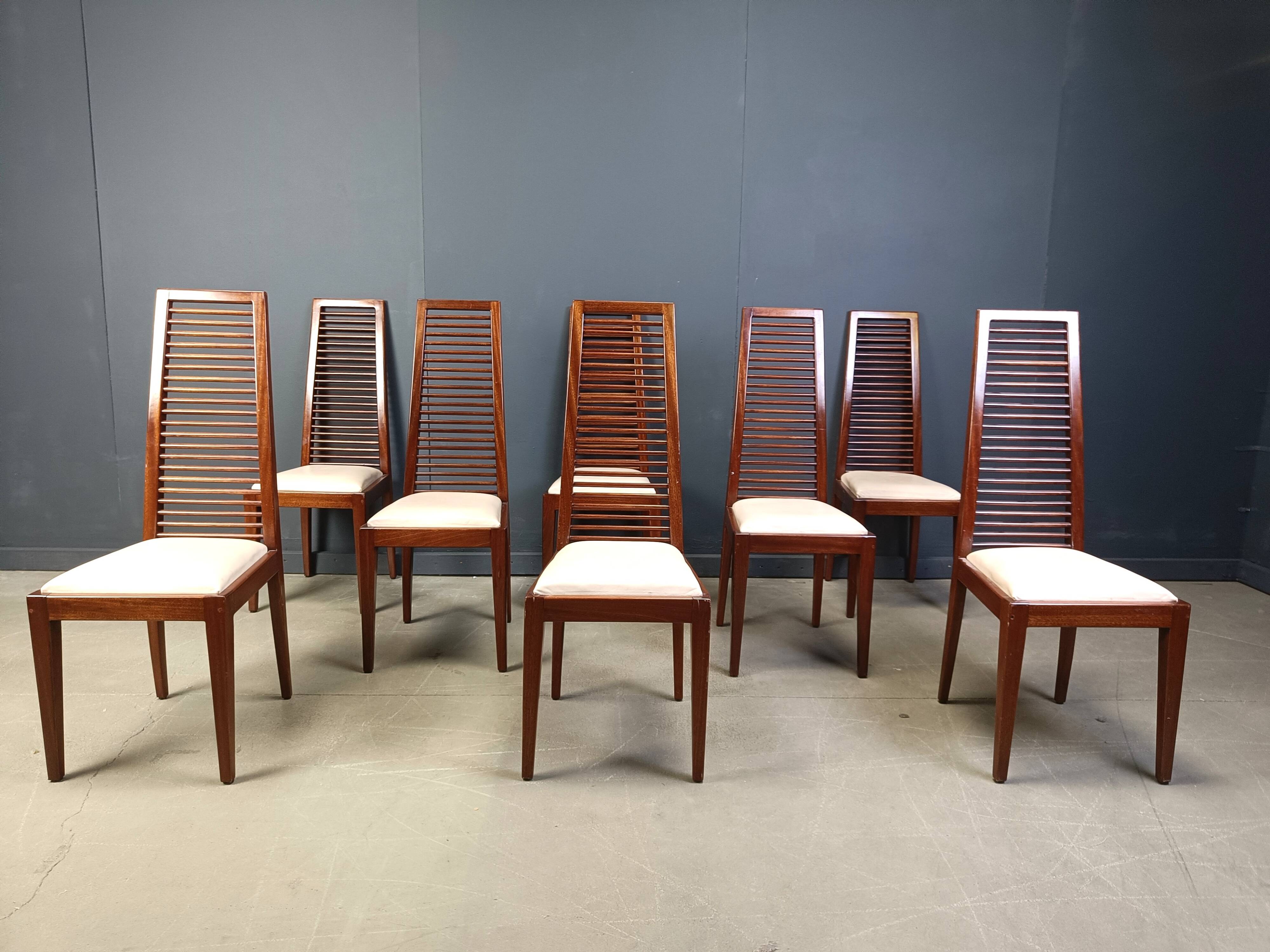 Ensemble de 8 chaises de salle à manger italiennes à dossier haut, années 1980