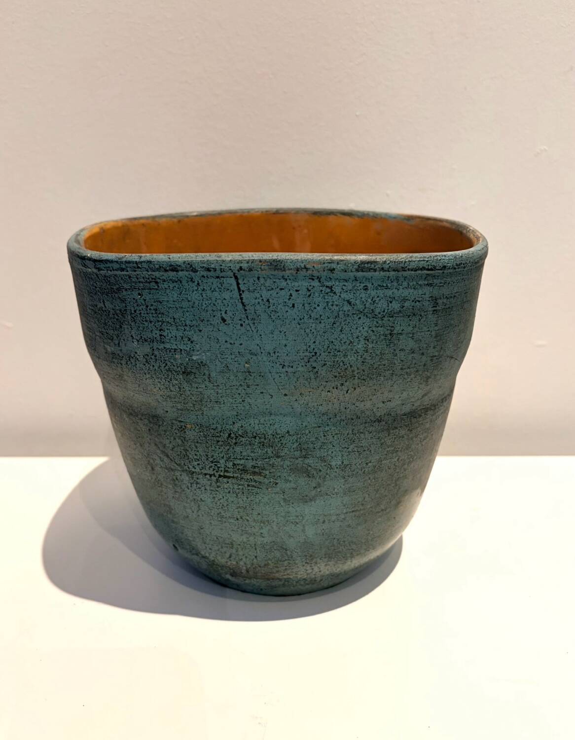 Cache-pot ancien en terre cuite émaillée TBE