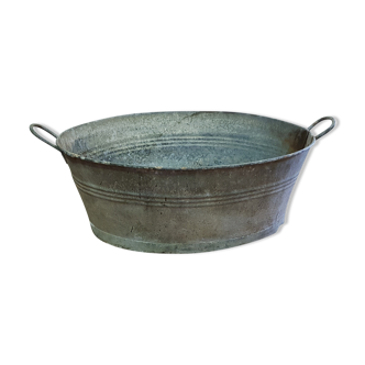 Oval zinc basin