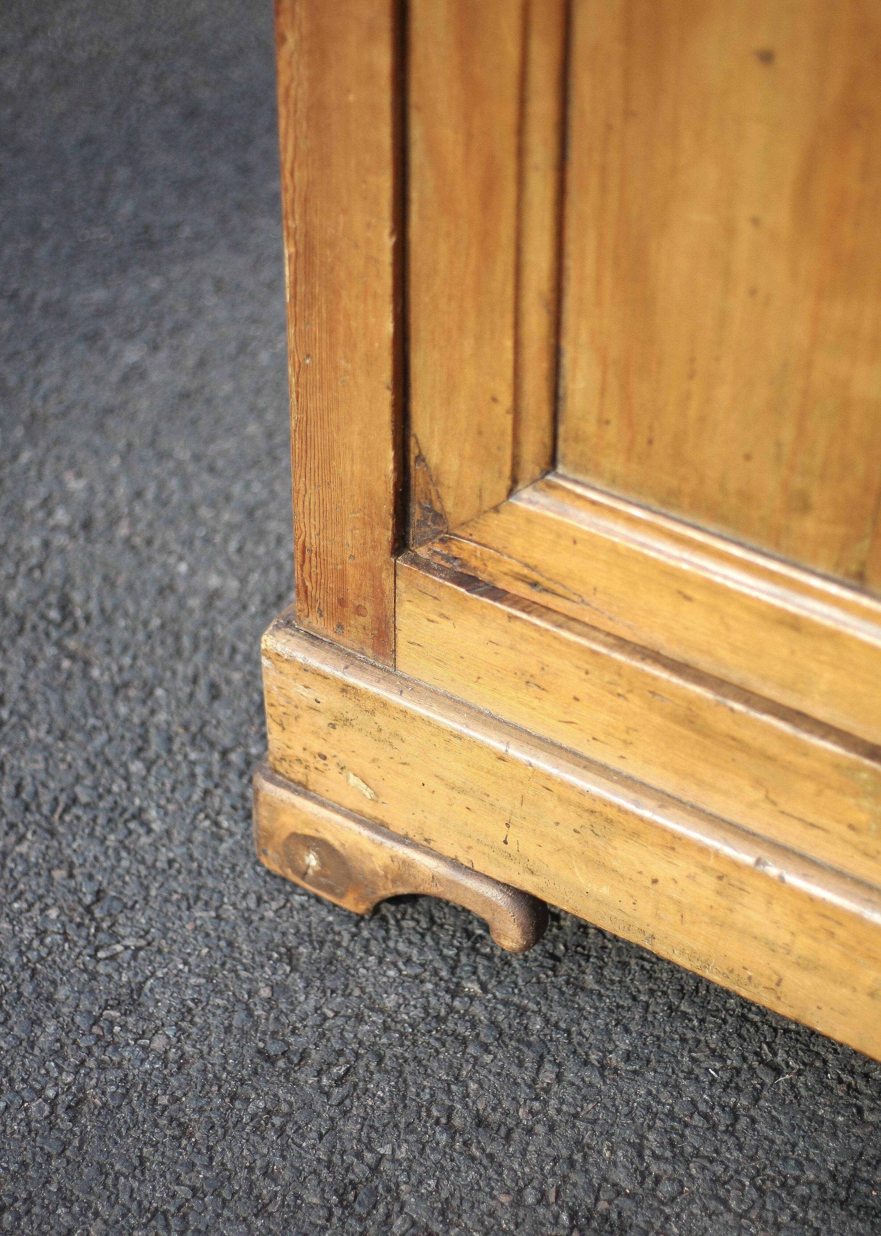 Low wooden sideboard, chest, storage unit, interior decoration Measurement: Length 140 cm. Height