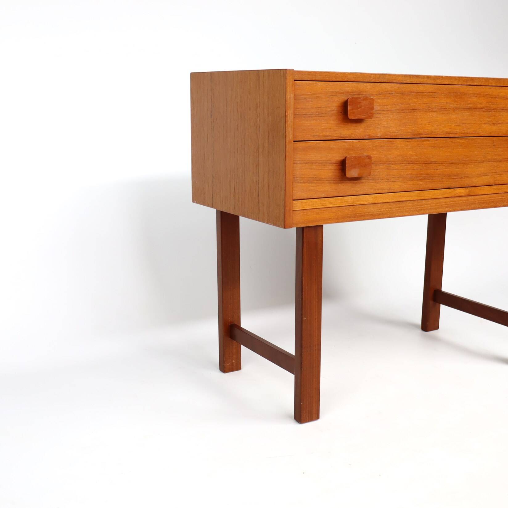Commode scandinave en teck