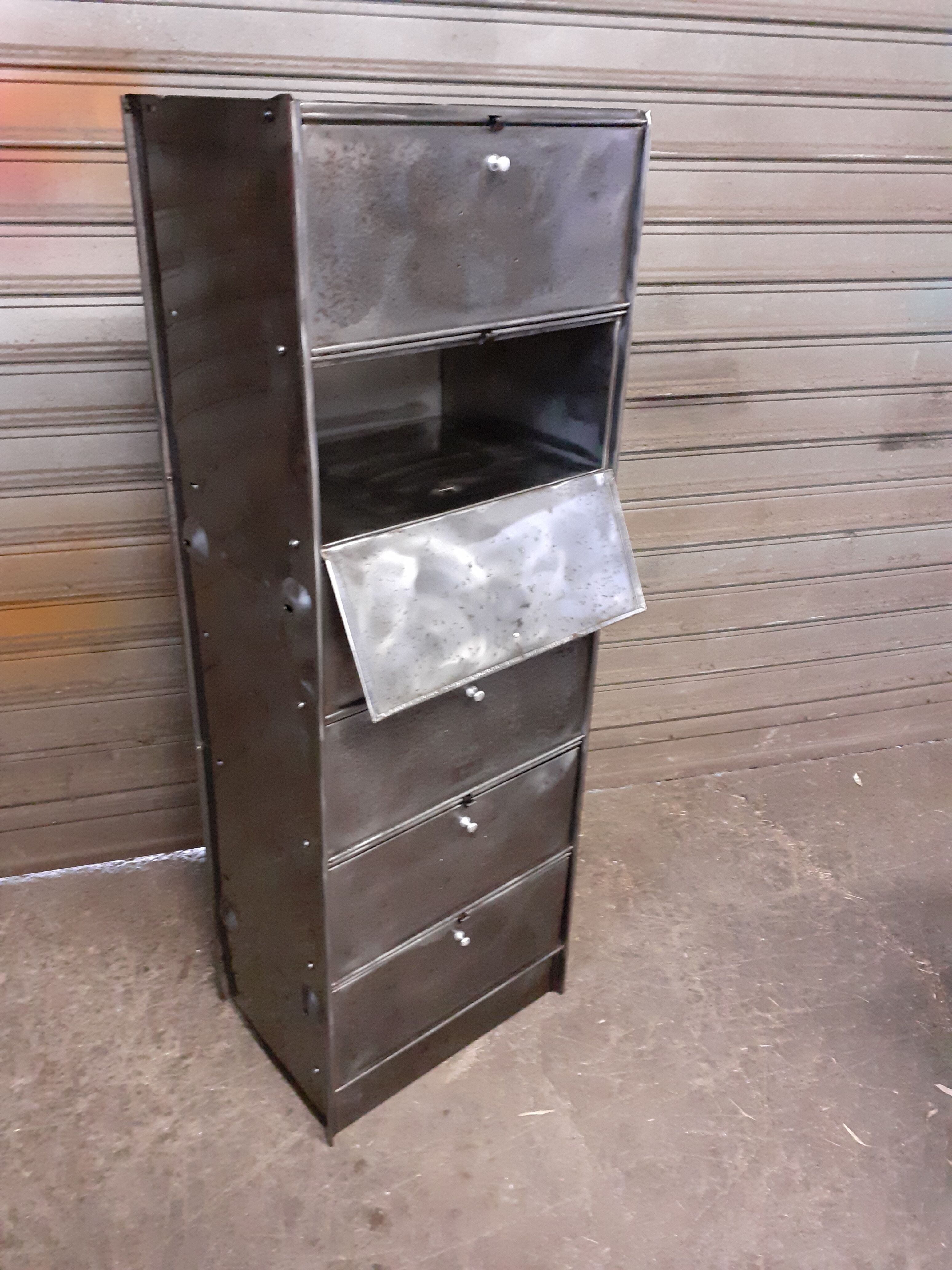 Furniture oftier Roneo