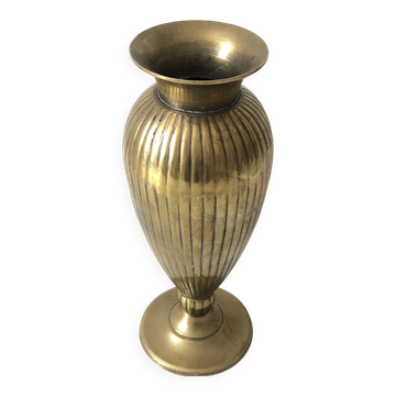 Footed vase
