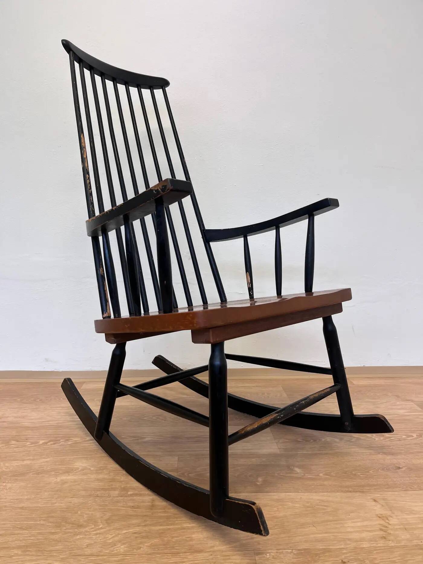 1960s Varjosen Puunjalostus beech rocking chair, Finland