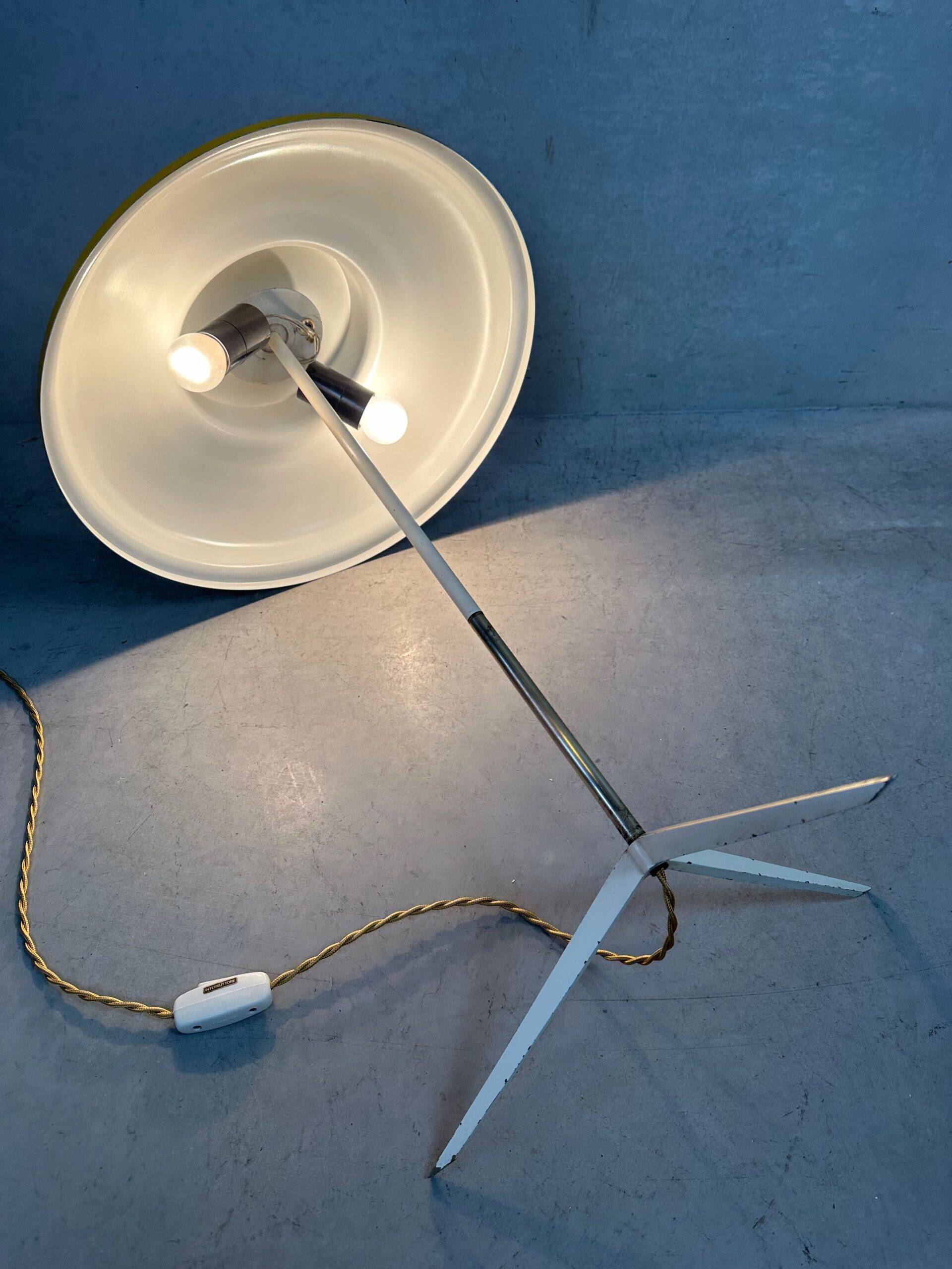 Vintage XL tripod table lamp – Italy