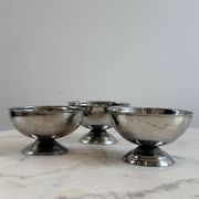 Set of 3 stainless steel bowls