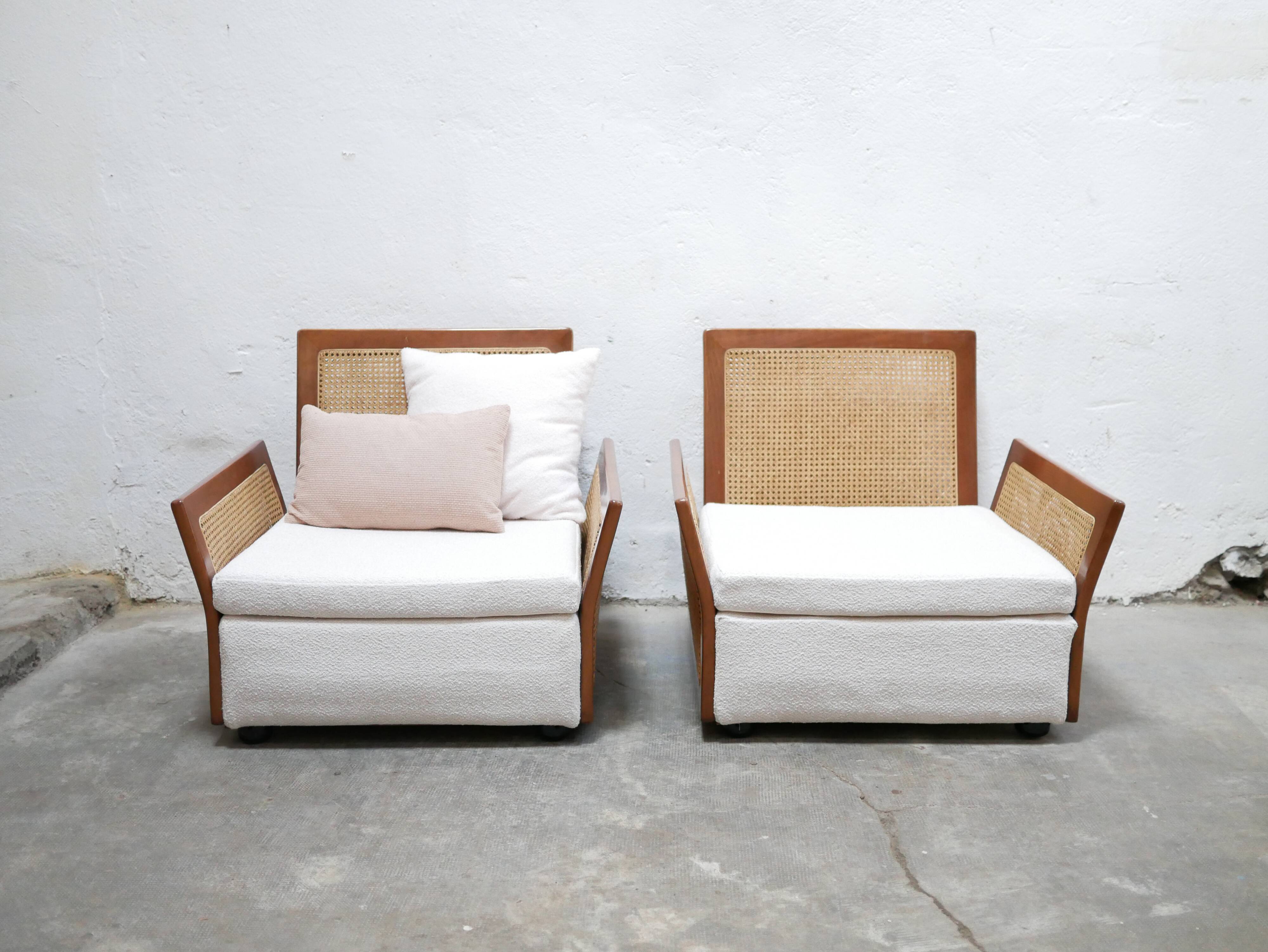 Fauteuil vintage en bois et cannage