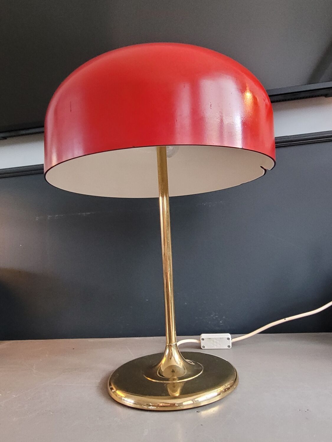 Vintage table lamp with bell shade and brass base