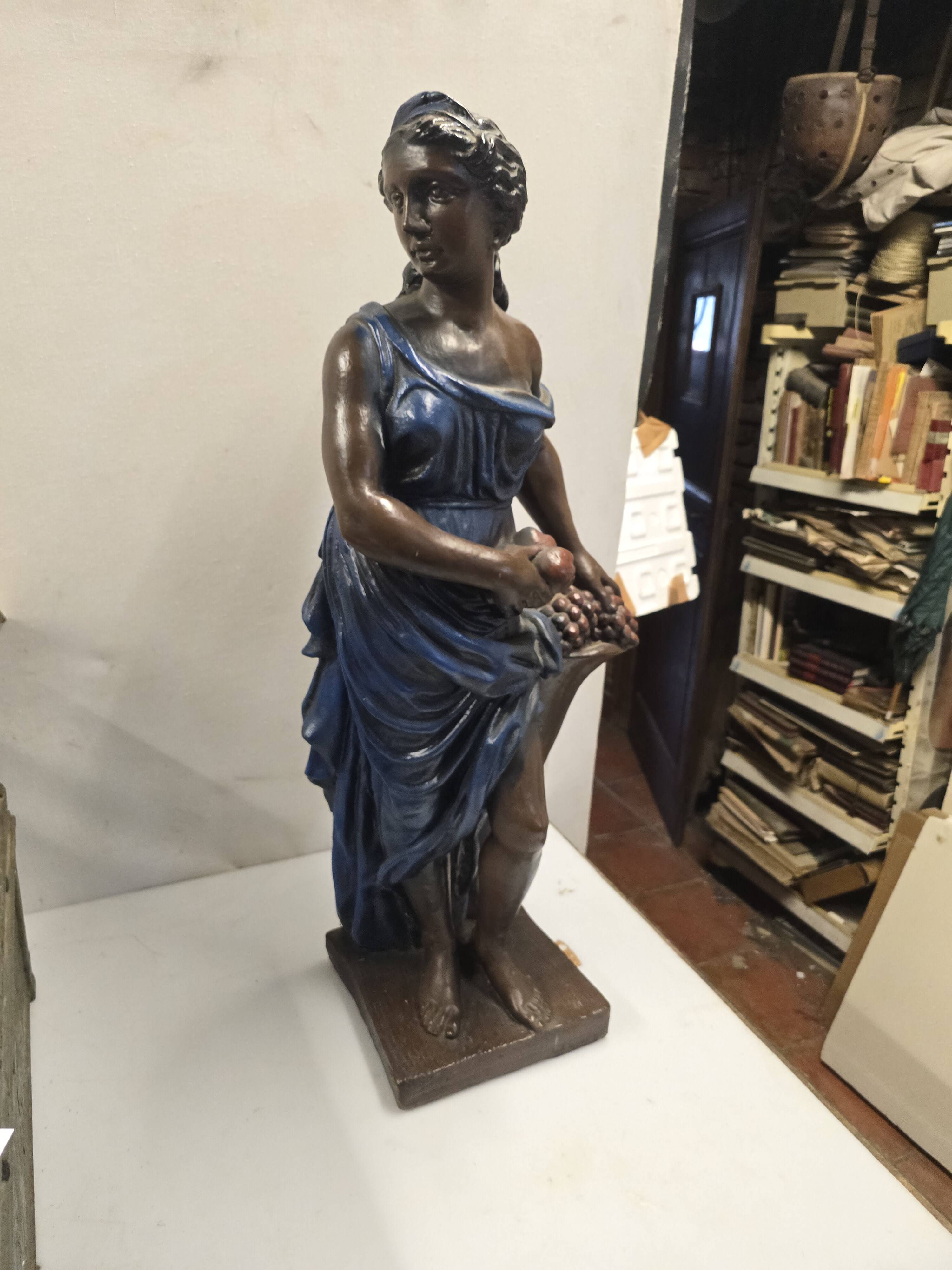 Sculpture femme en plâtre 90cm de H