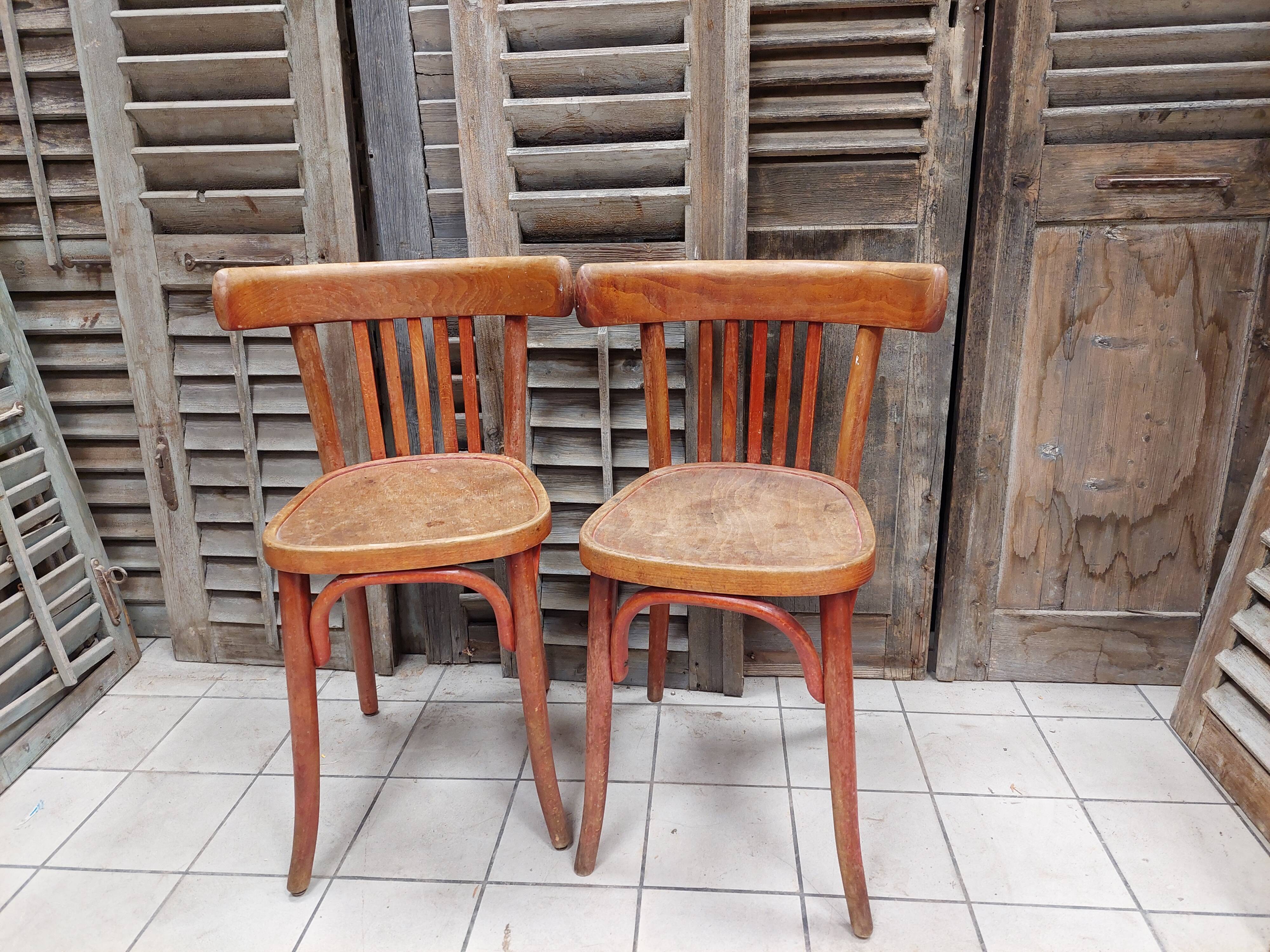 Lot 2 chaises bistrot