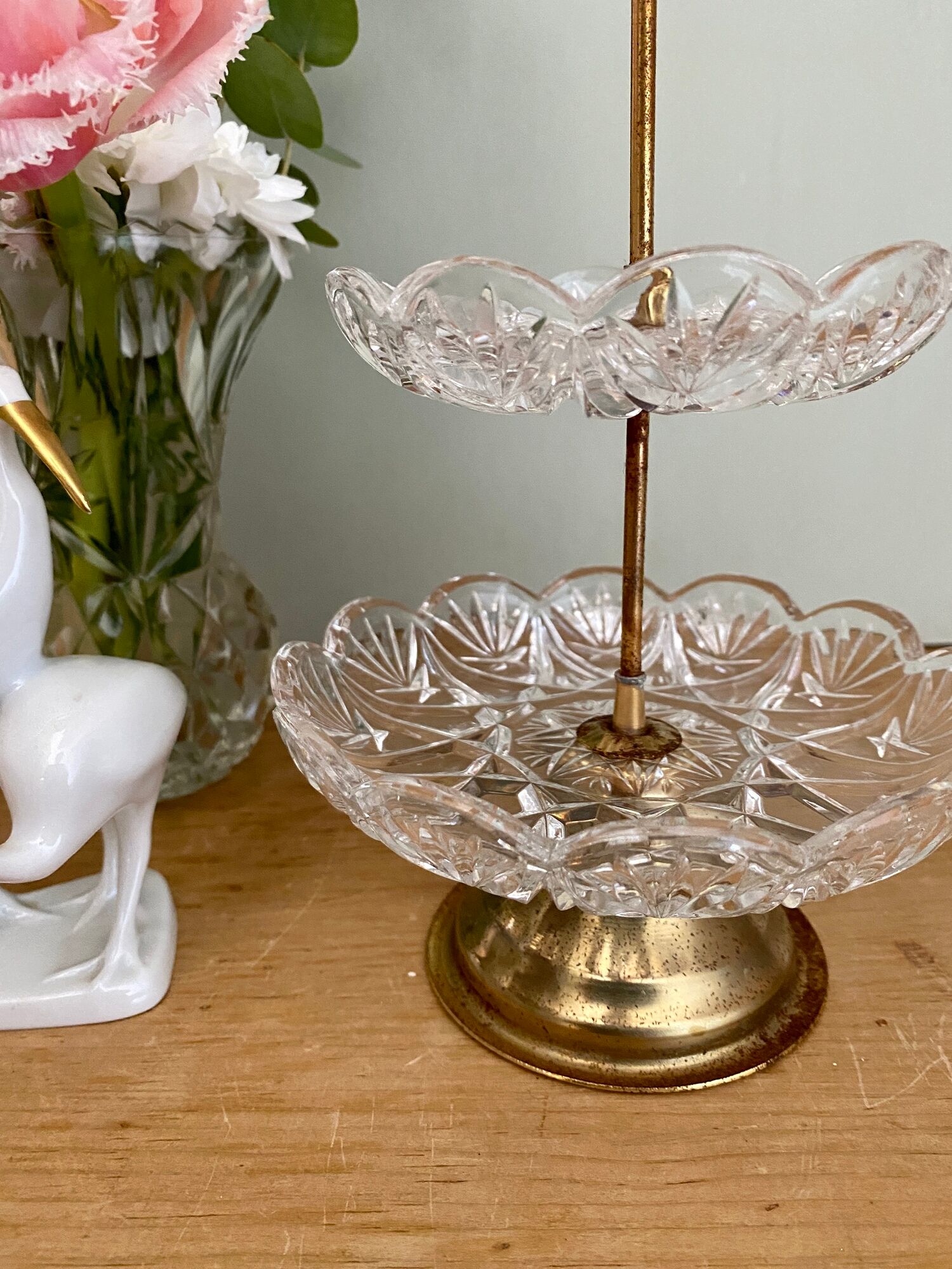 Porte bijoux ou serviteur vintage en verre ciselé et laiton