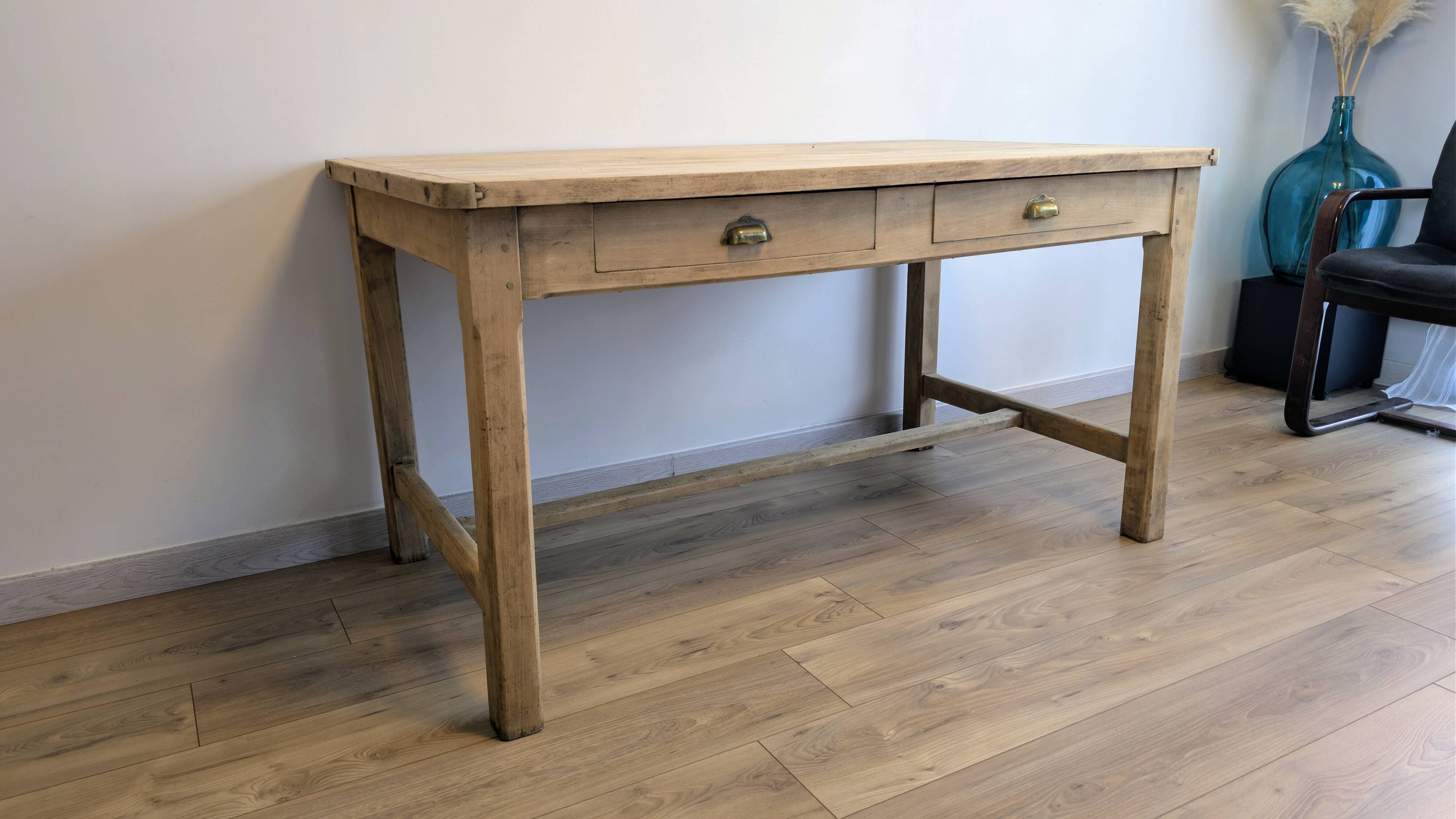 Old farmhouse table in solid cherry wood with drawers, 140 cm.