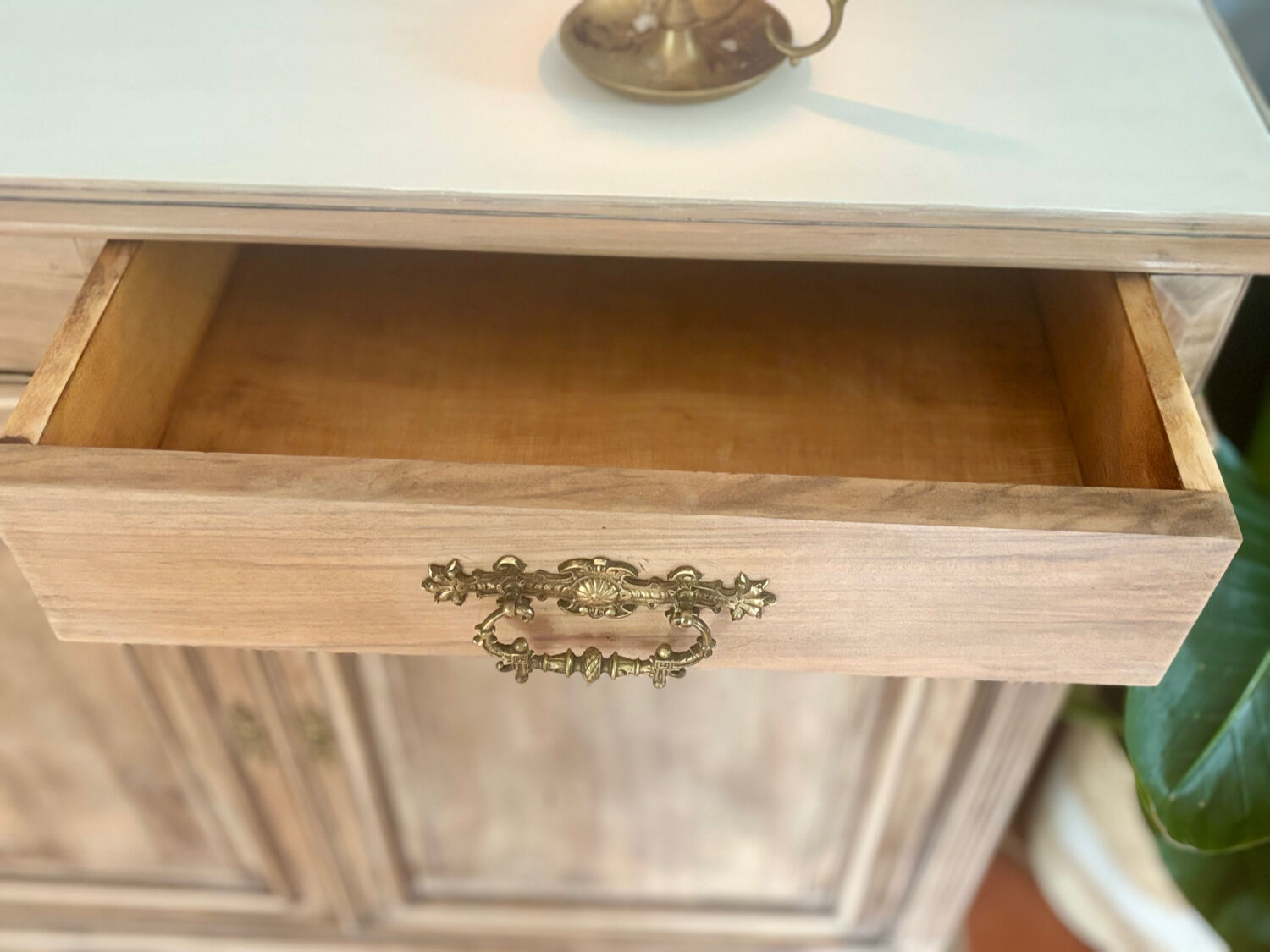 Rénovated antique dresser