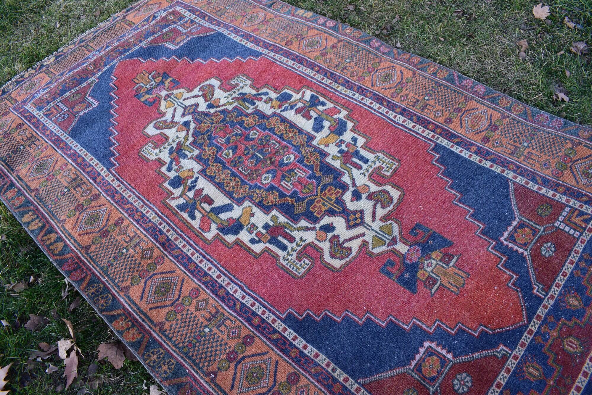 Vintage handmade Turkish rug 130x240 cm