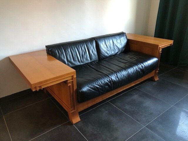 Frank Lloyd Wright's Robie 3 sofa for Cassina