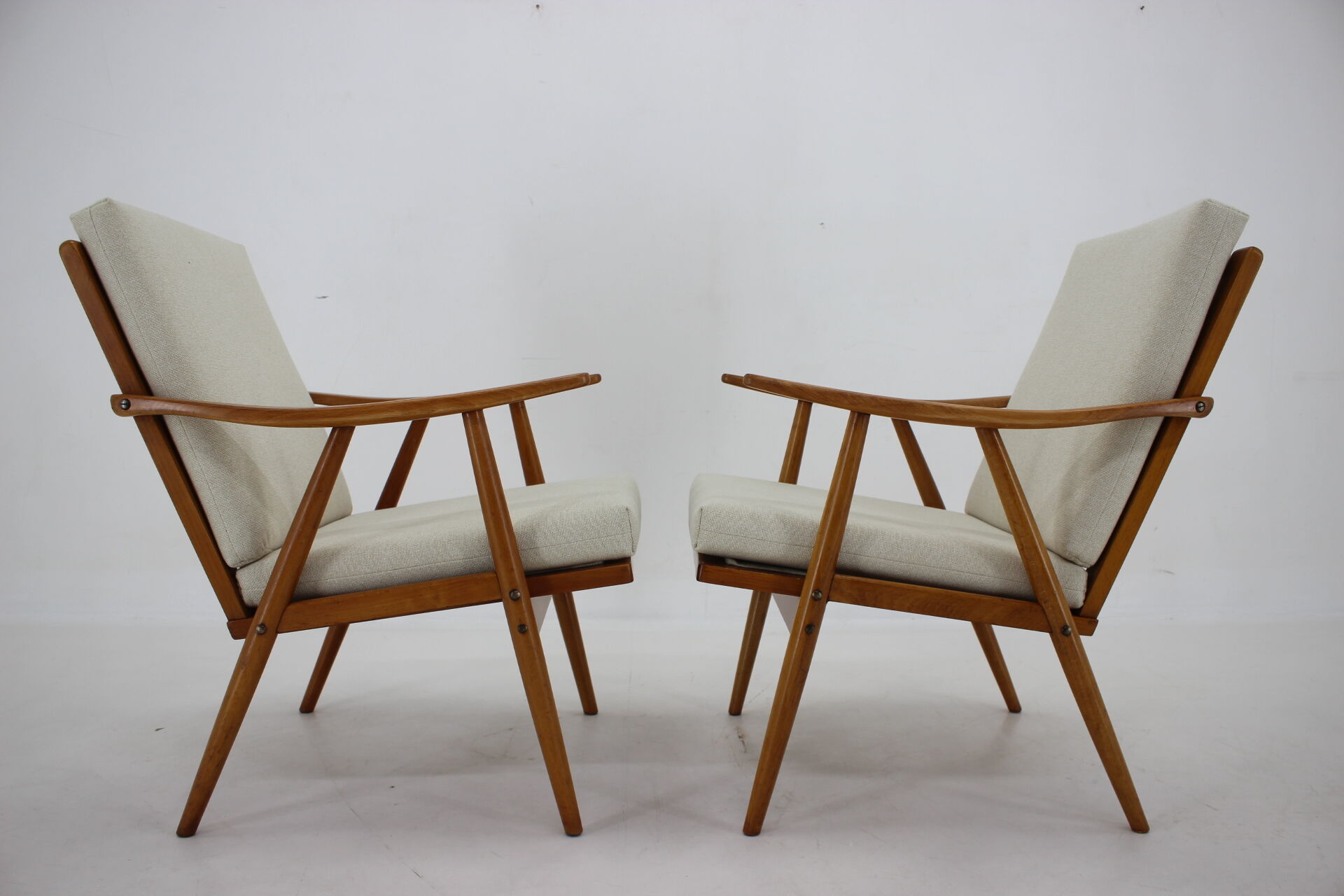 Paire de fauteuils en hêtre, Tchécoslovaquie