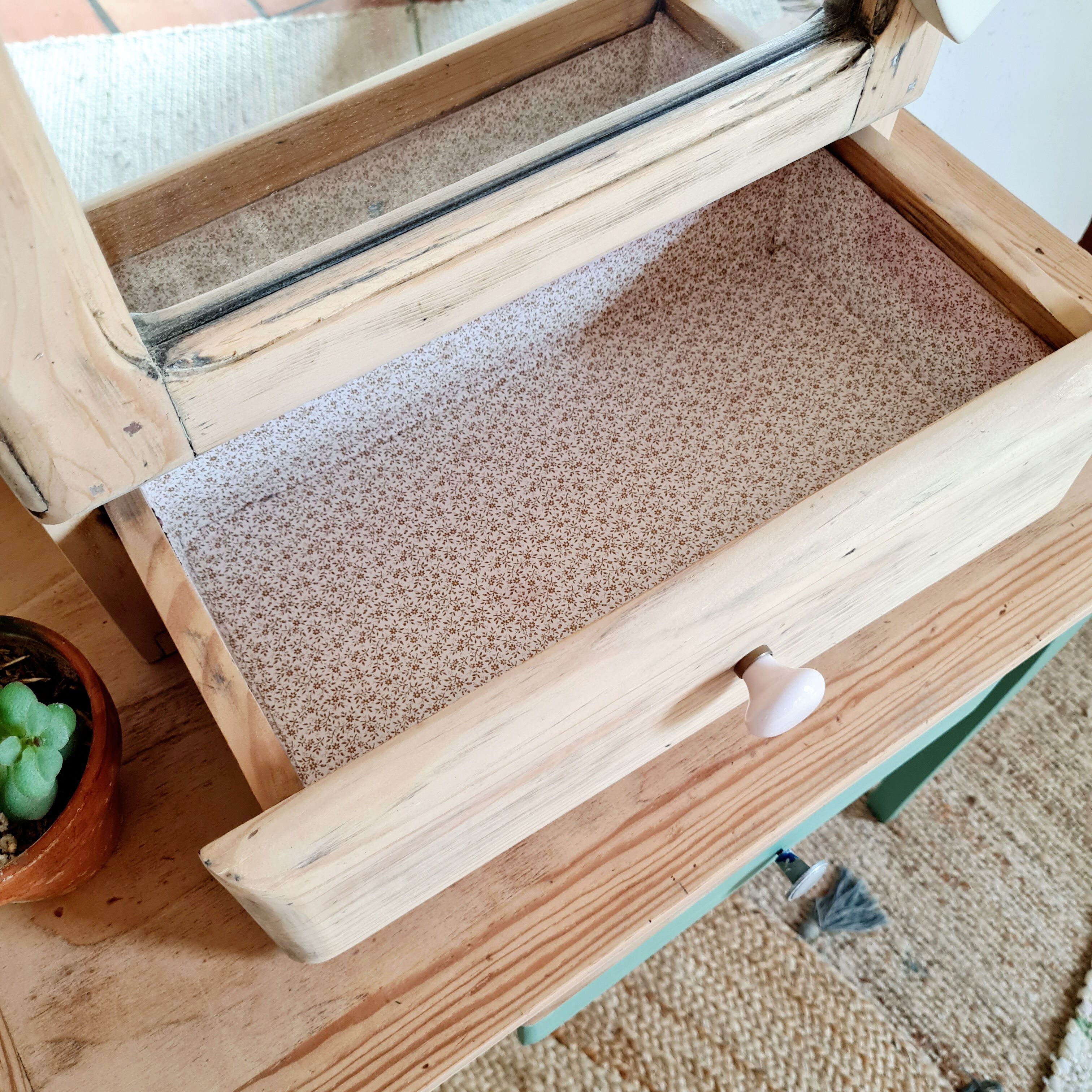 Vintage medicine cabinet 50s raw wood