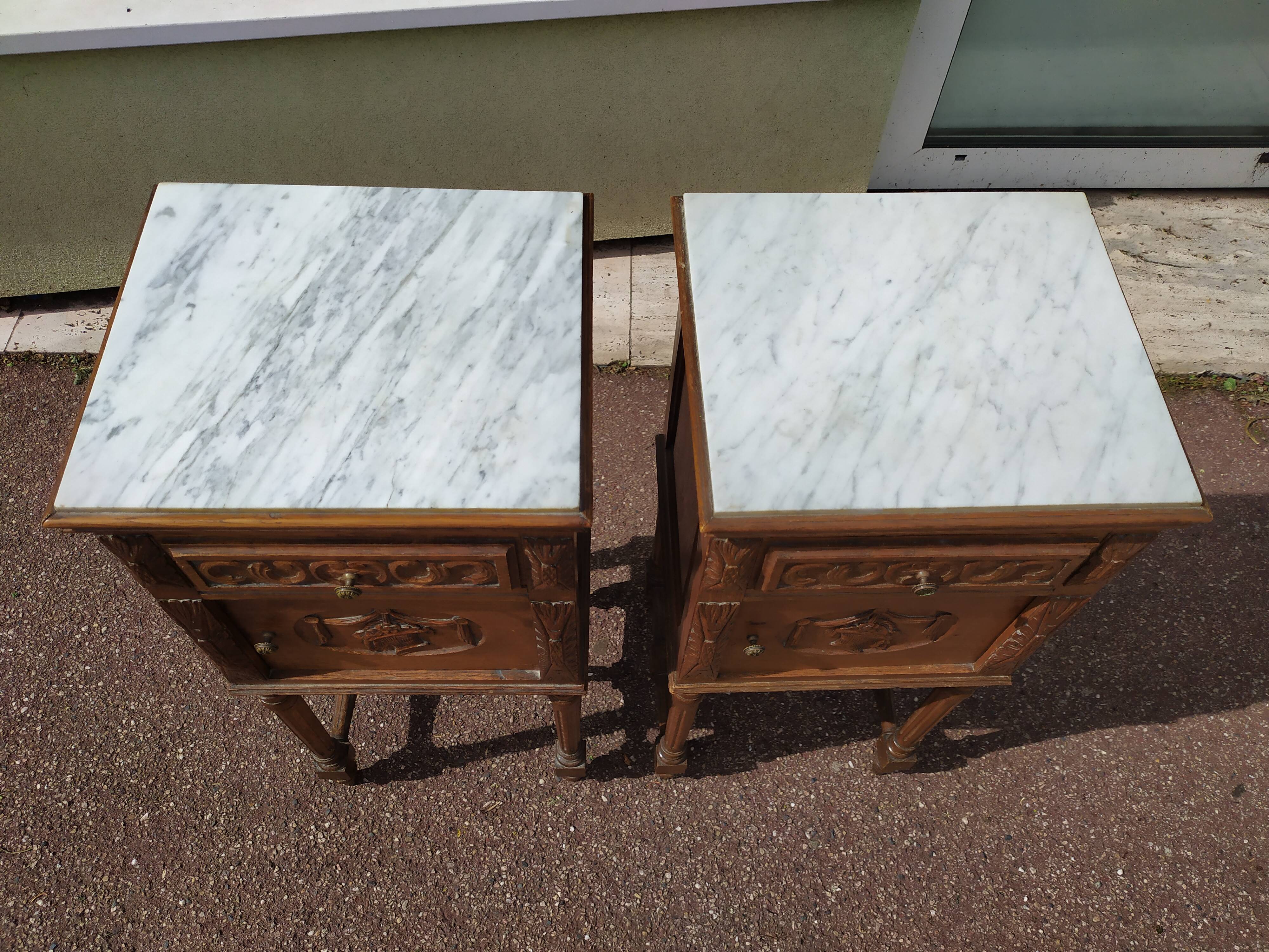 Lot de 2 table de chevet bois sculpté marbre blanc