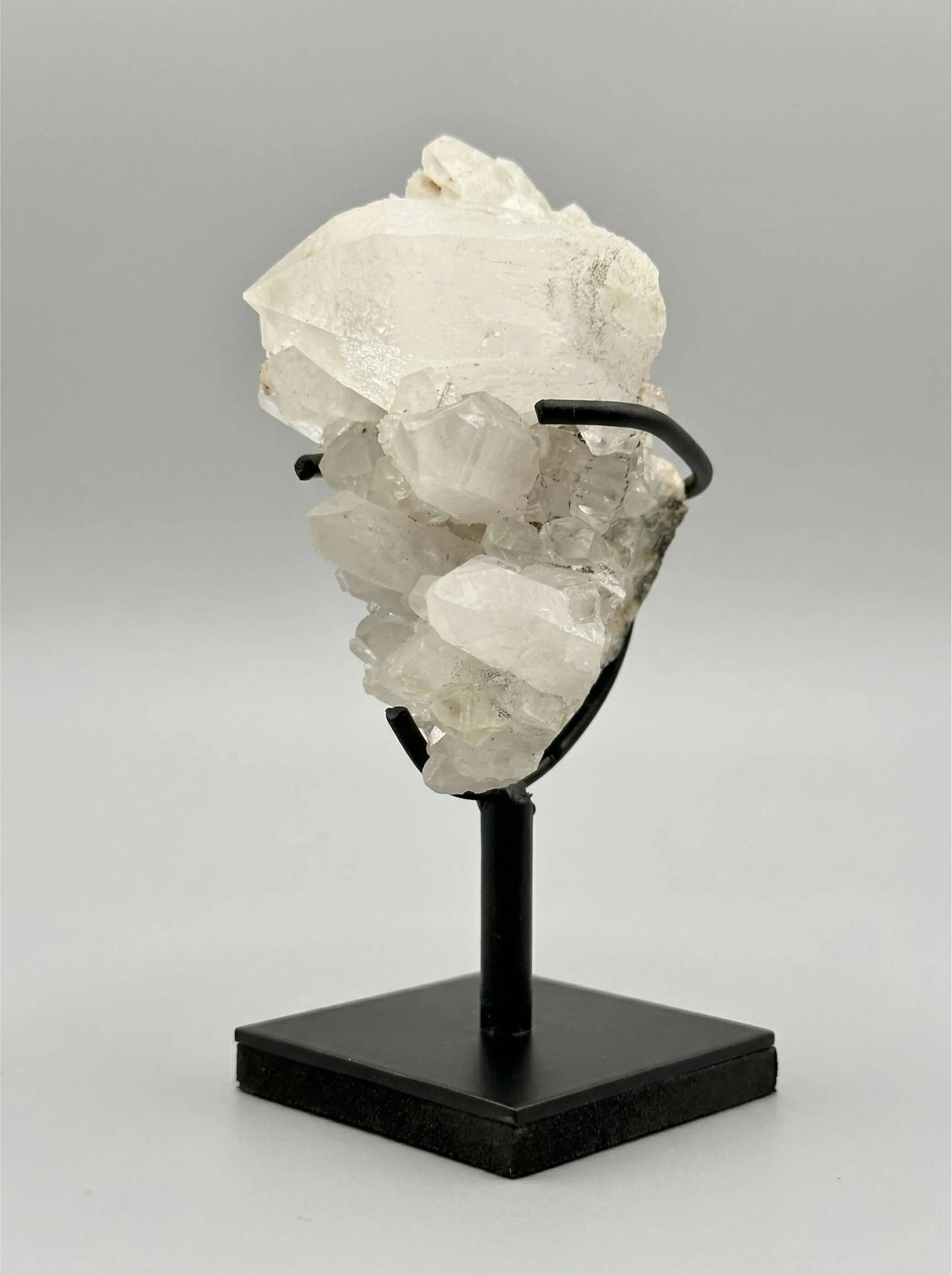Decorative duo — Maligano jasper sphere & quartz clusters on bases