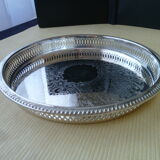 Silver metal serving top28 cm engraved decoration, openwork border