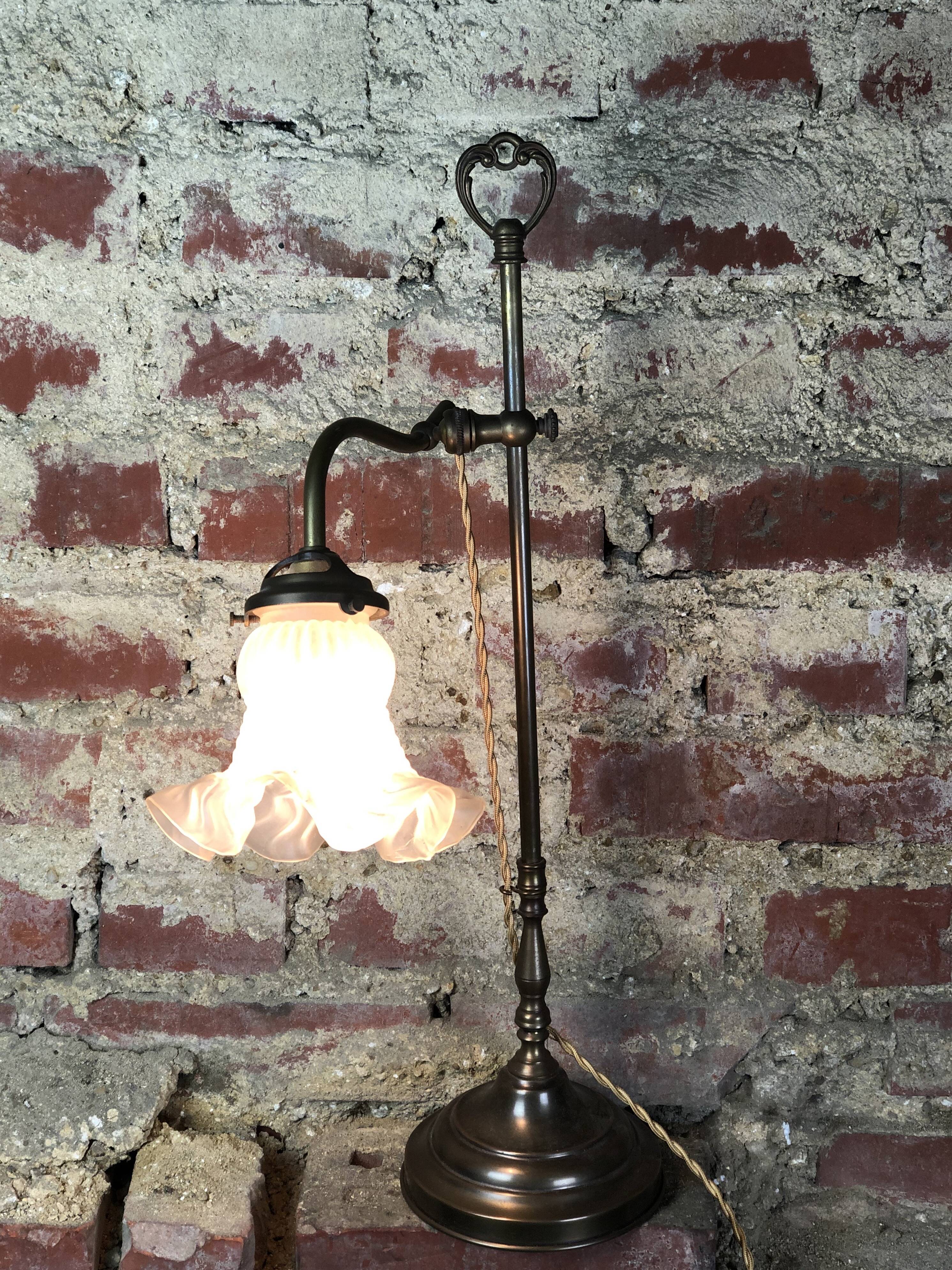 Bronze and brass desk lamp, tulip in glass paste 1930