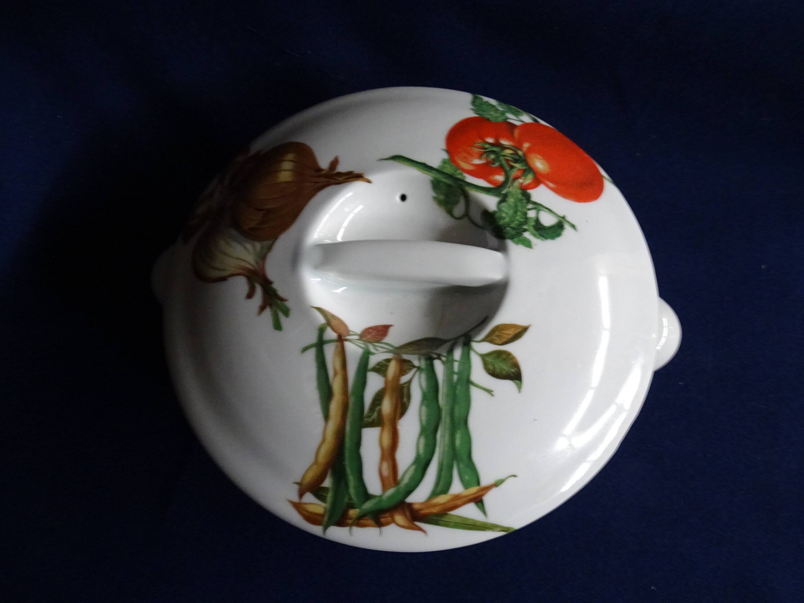 Legumier en porcelaine